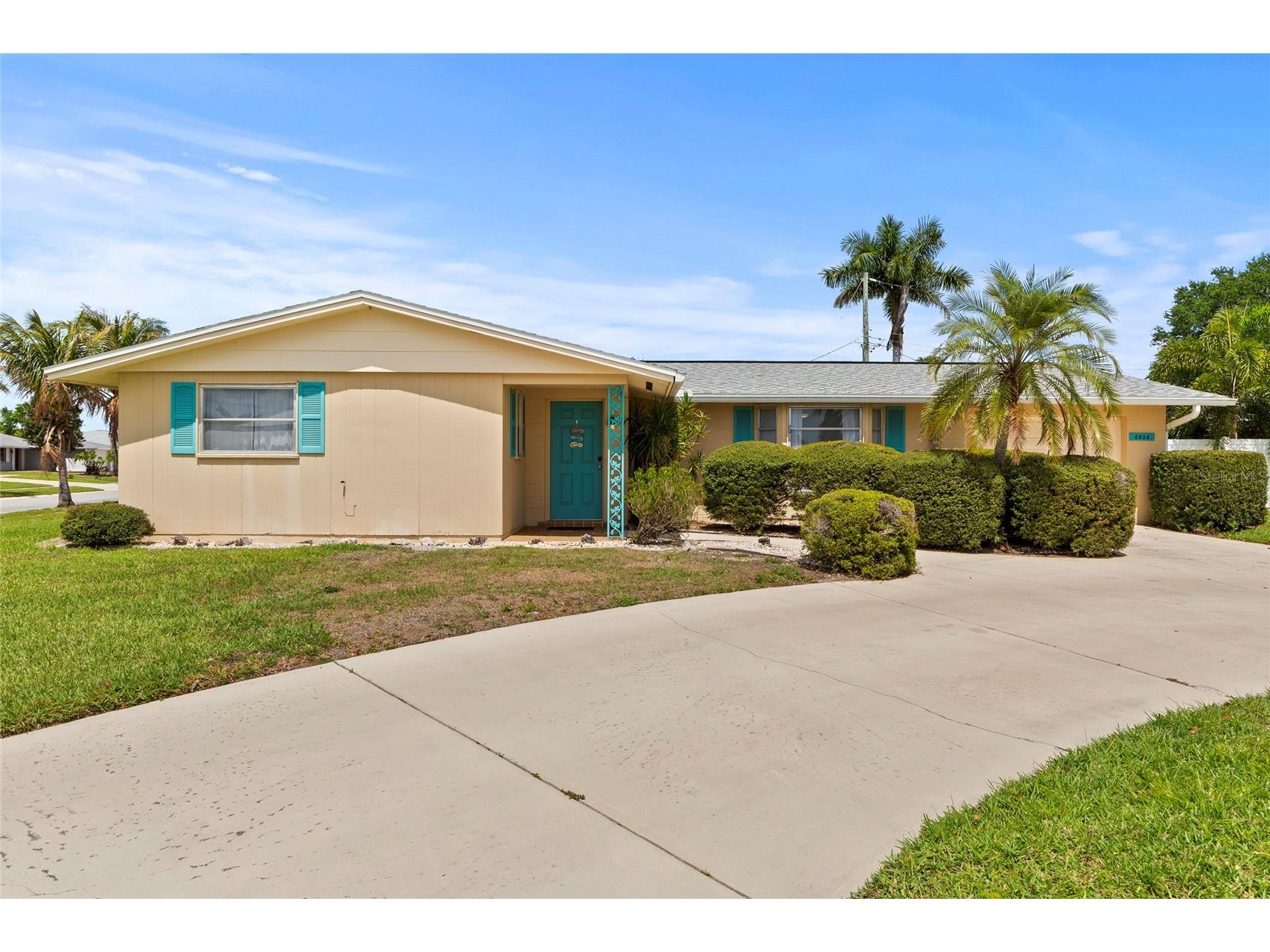 6836 Roxbury Drive Sarasota FL 34231 A4686601 image1