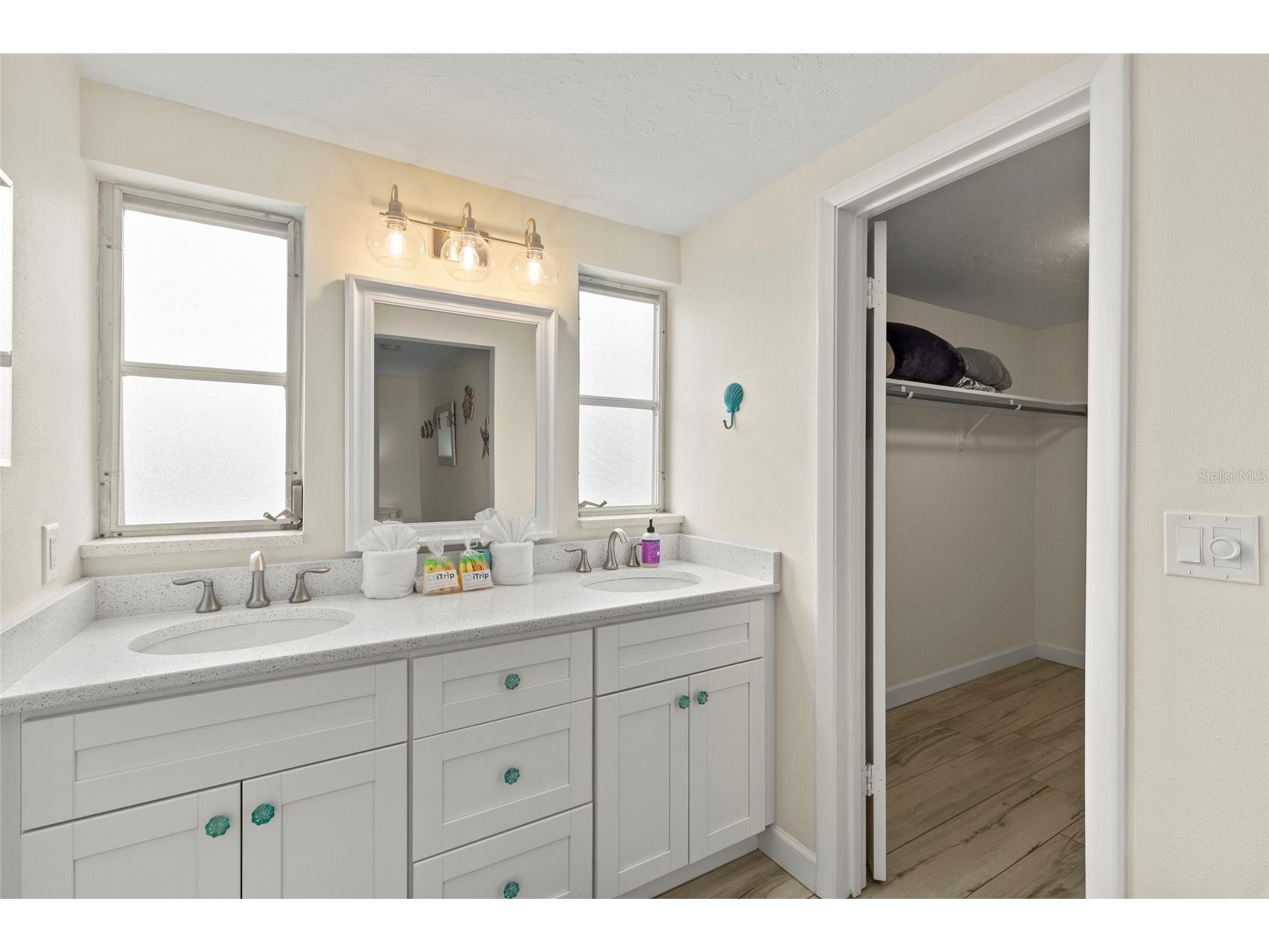 6836 Roxbury Drive Sarasota FL 34231 A4686601 image18