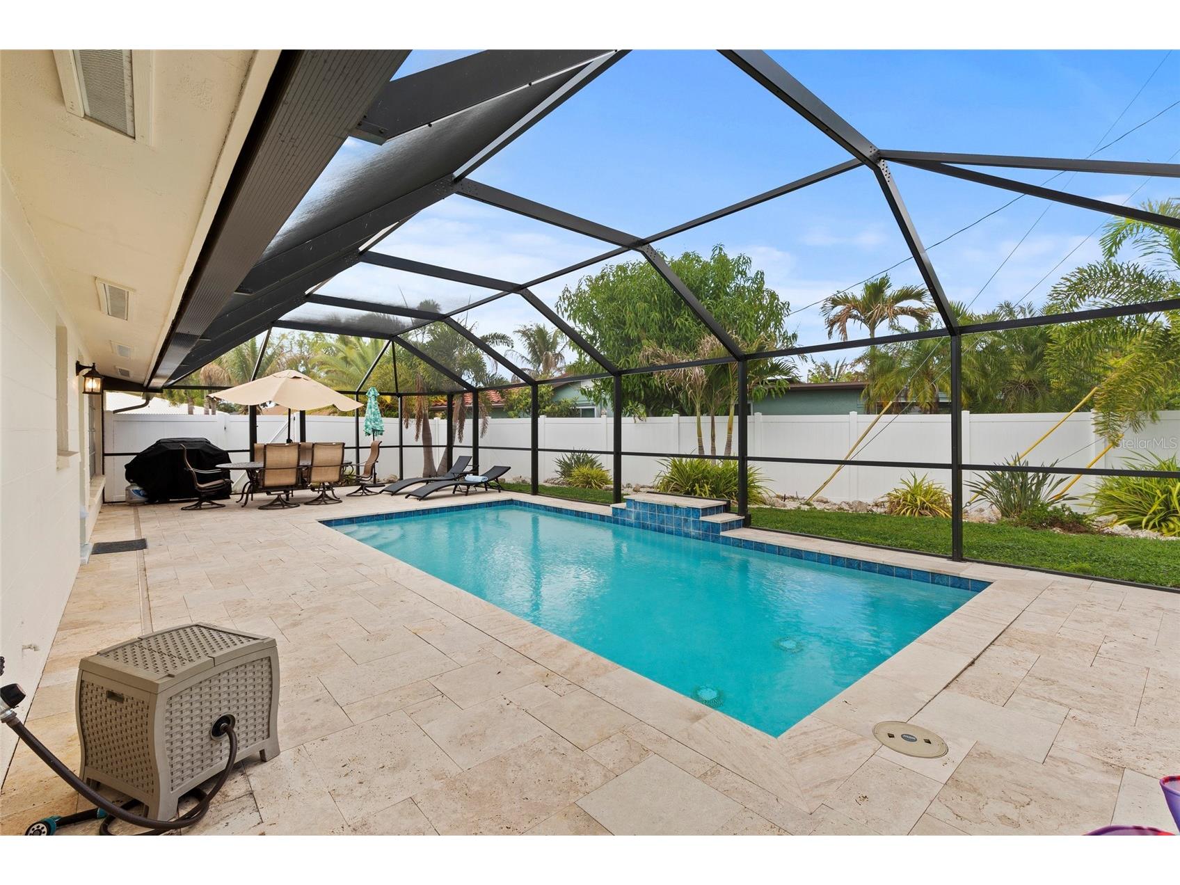 6836 Roxbury Drive Sarasota FL 34231 A4686601 image2