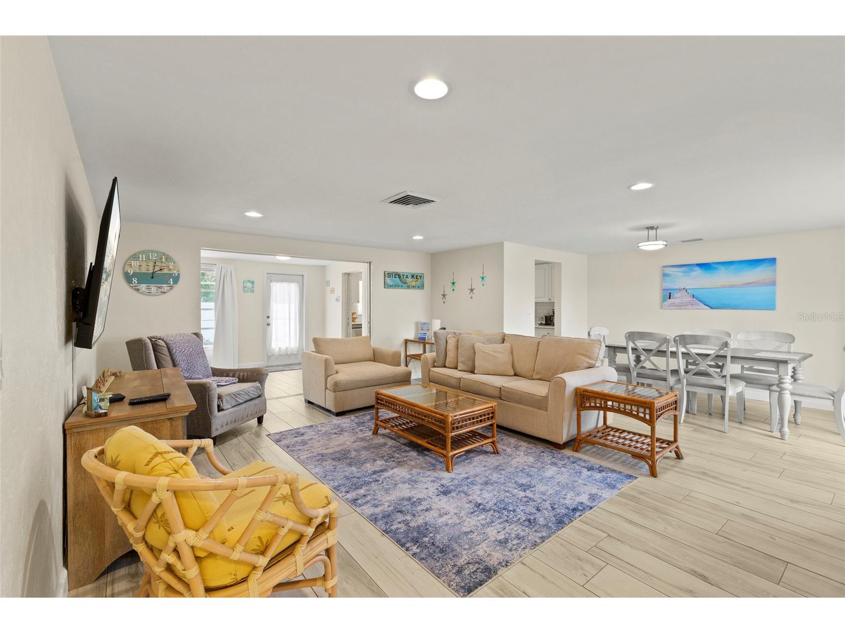6836 Roxbury Drive Sarasota FL 34231 A4686601 image3
