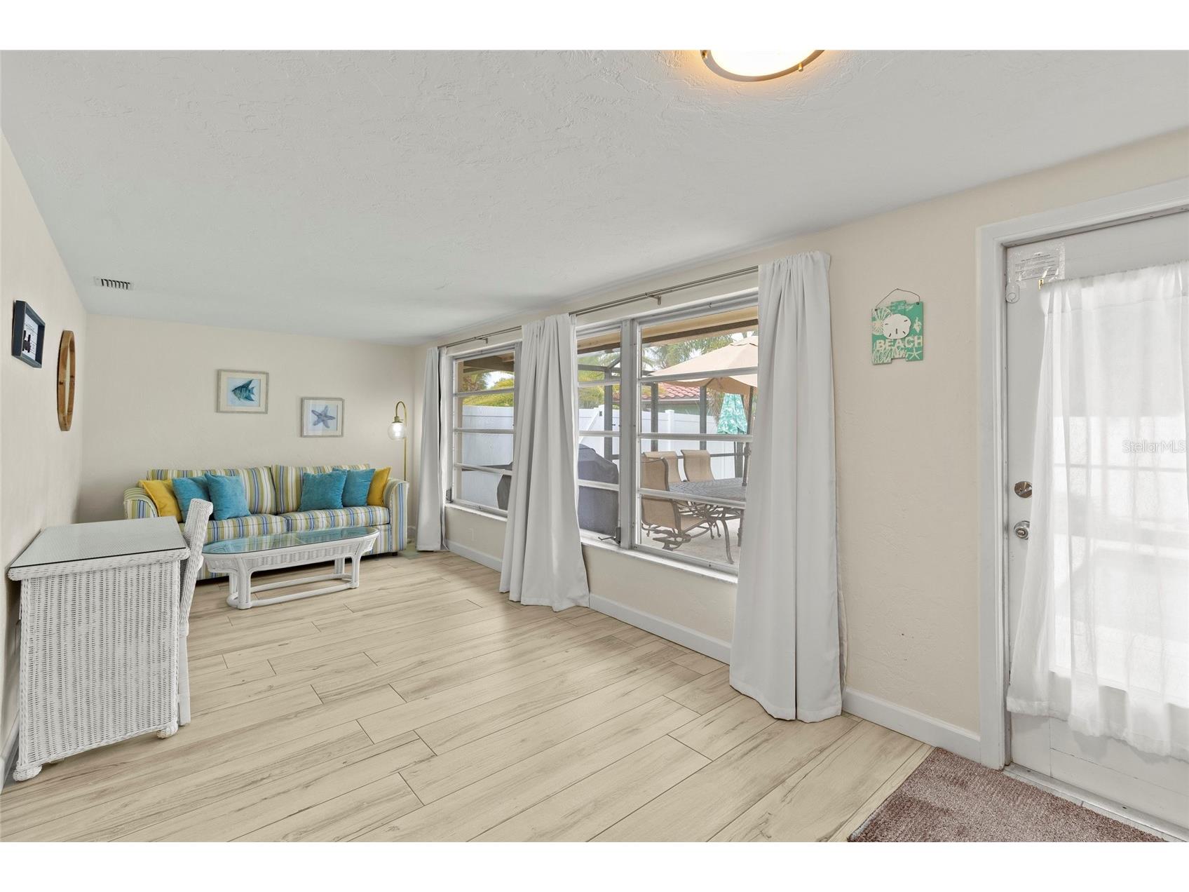 6836 Roxbury Drive Sarasota FL 34231 A4686601 image4