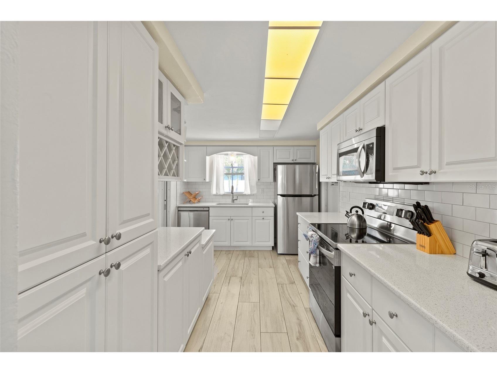6836 Roxbury Drive Sarasota FL 34231 A4686601 image5