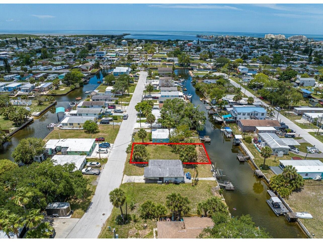 6837 Sanderling Lane Hudson FL 34667 - CANAL TO GULF OF MEXICO A4695299 image1