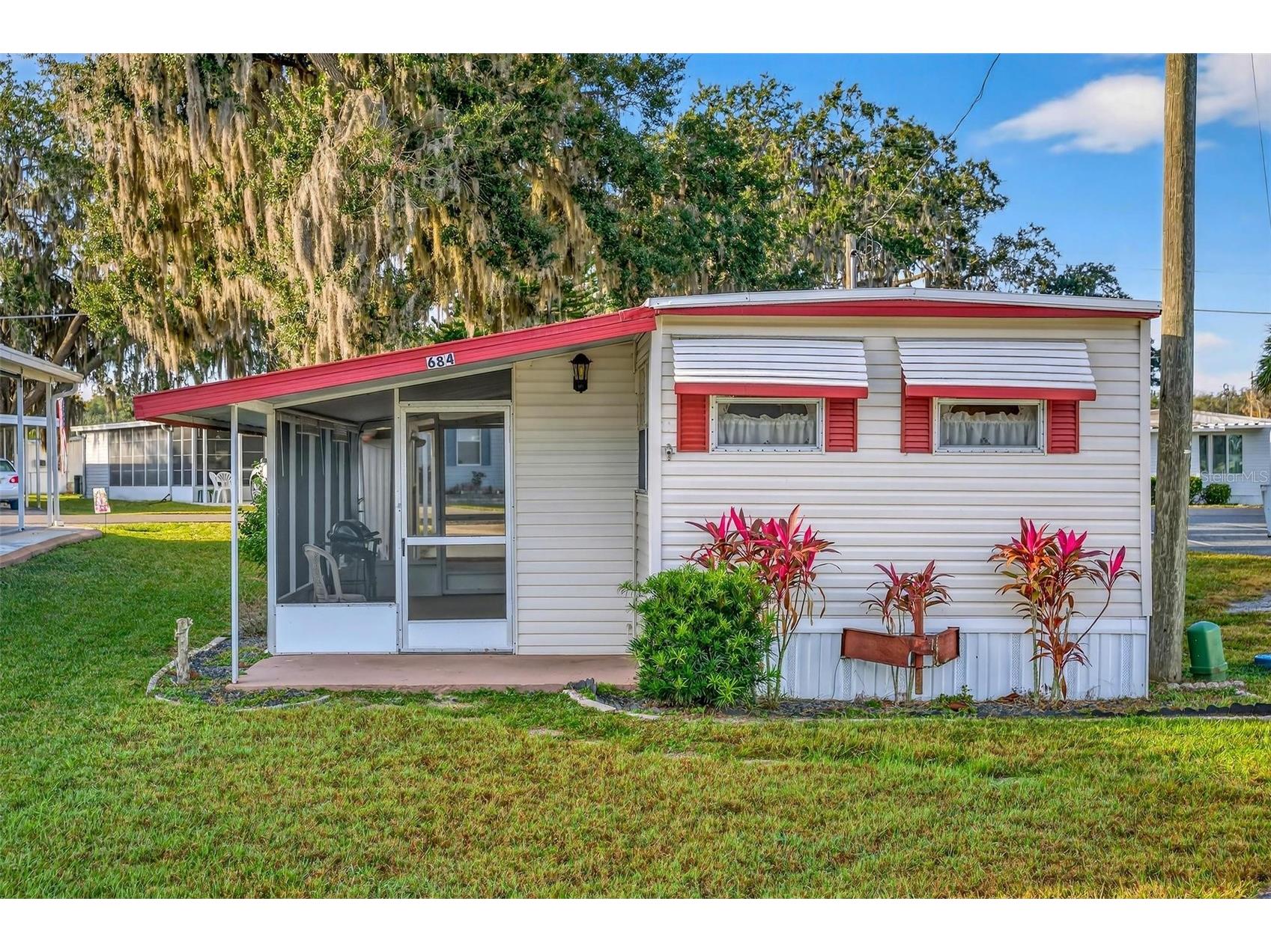 684 Cindi Avenue Leesburg FL 34788 V4946373 image2