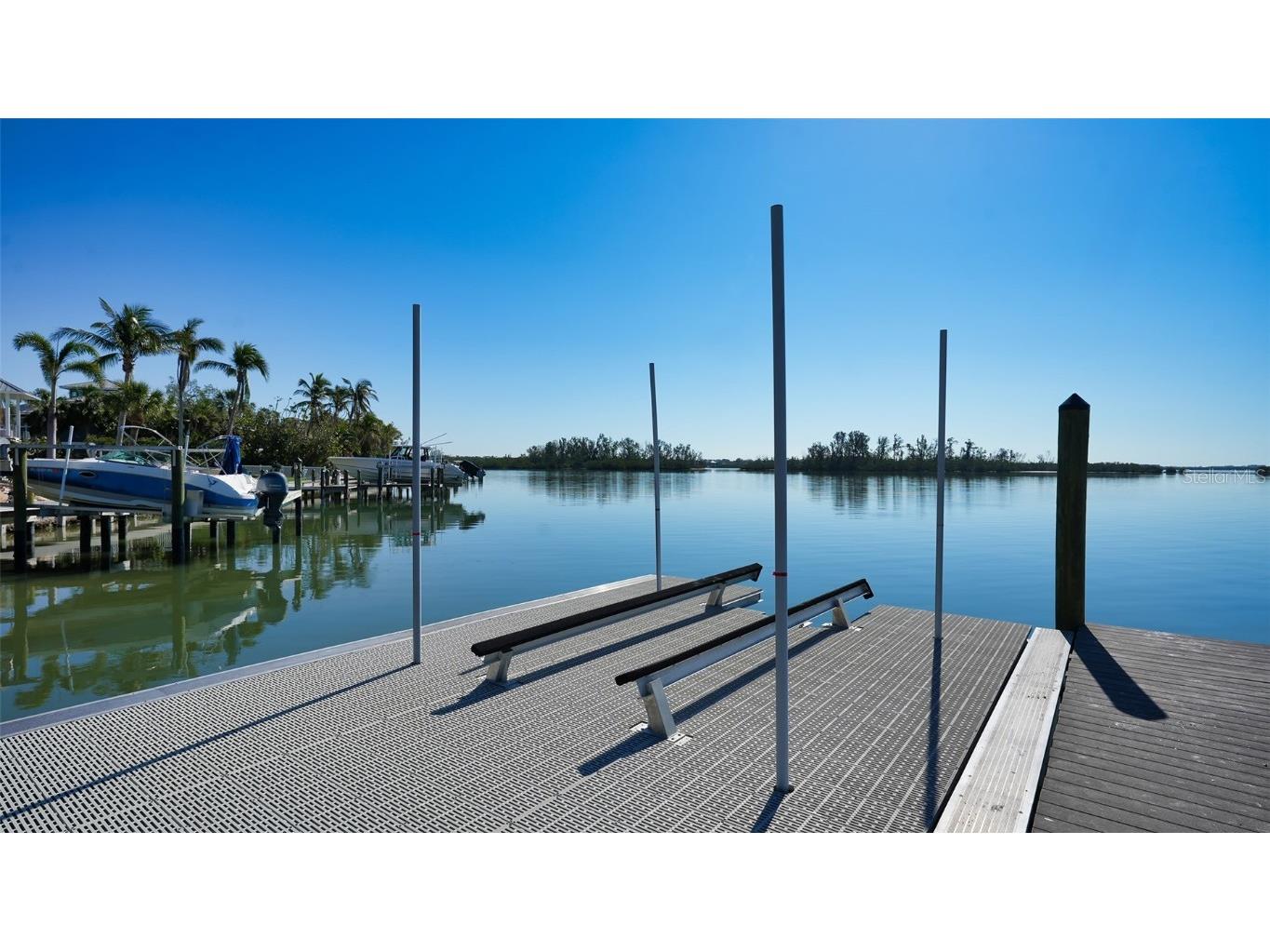 684 Freeling Drive Sarasota FL 34242 - ROBERTS BAY A4675752 image16