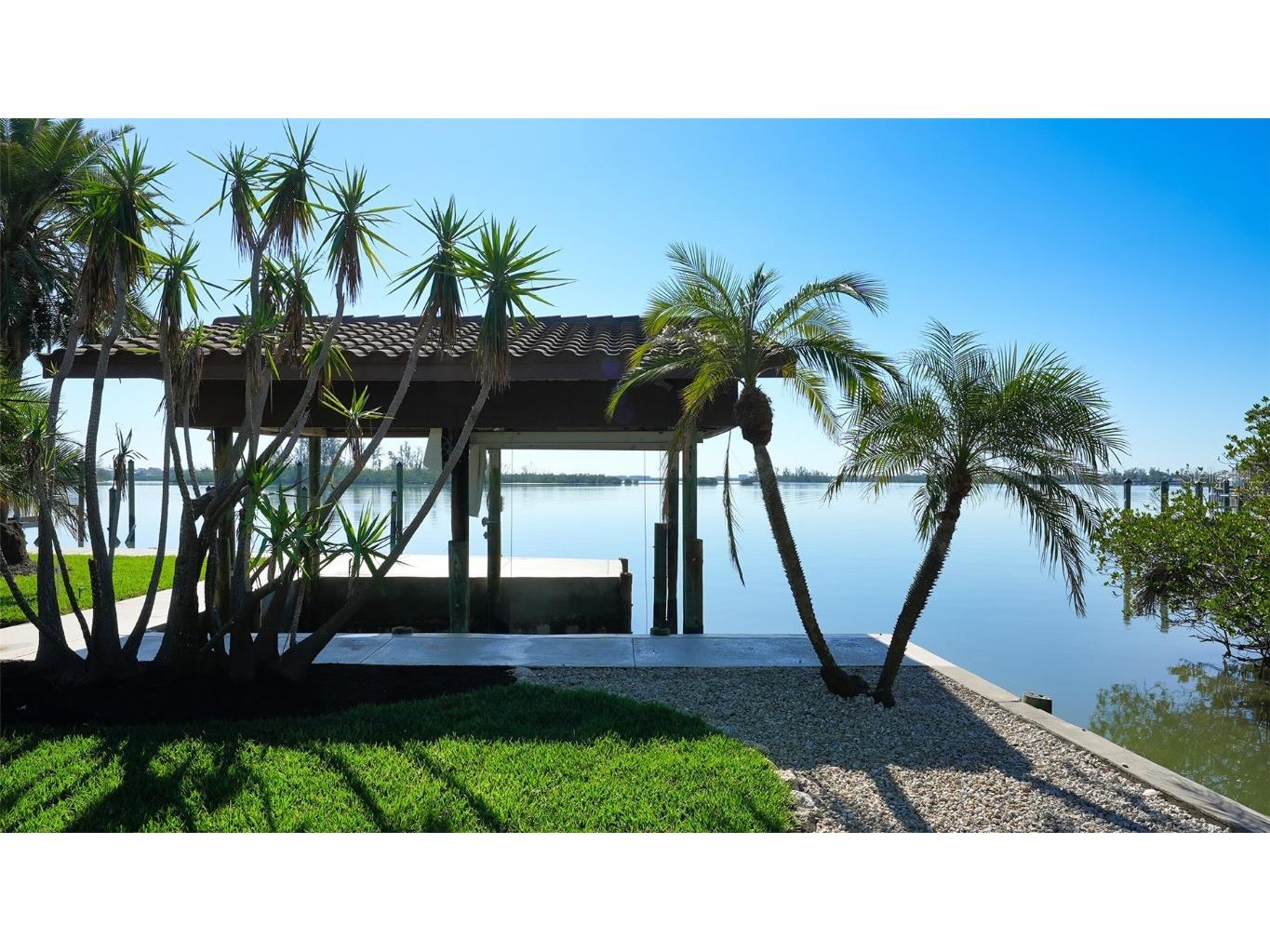 684 Freeling Drive Sarasota FL 34242 - ROBERTS BAY A4675752 image18