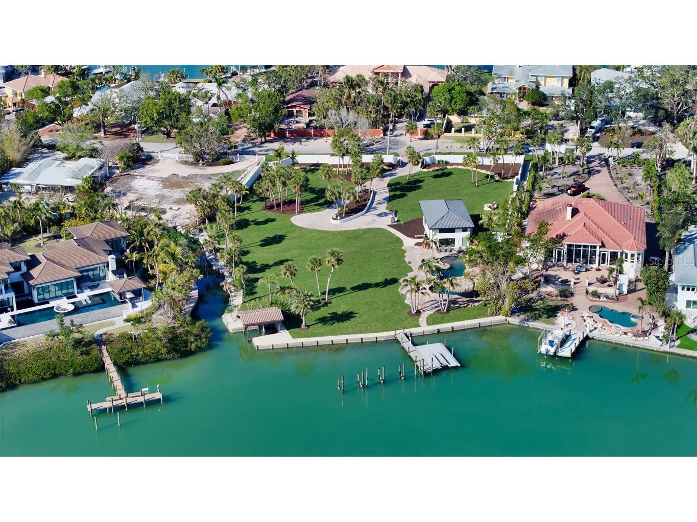 684 Freeling Drive Sarasota FL 34242 - ROBERTS BAY A4675752 image2