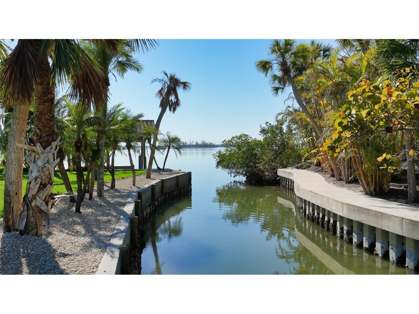 684 Freeling Drive Sarasota FL 34242 - ROBERTS BAY A4675755 image20