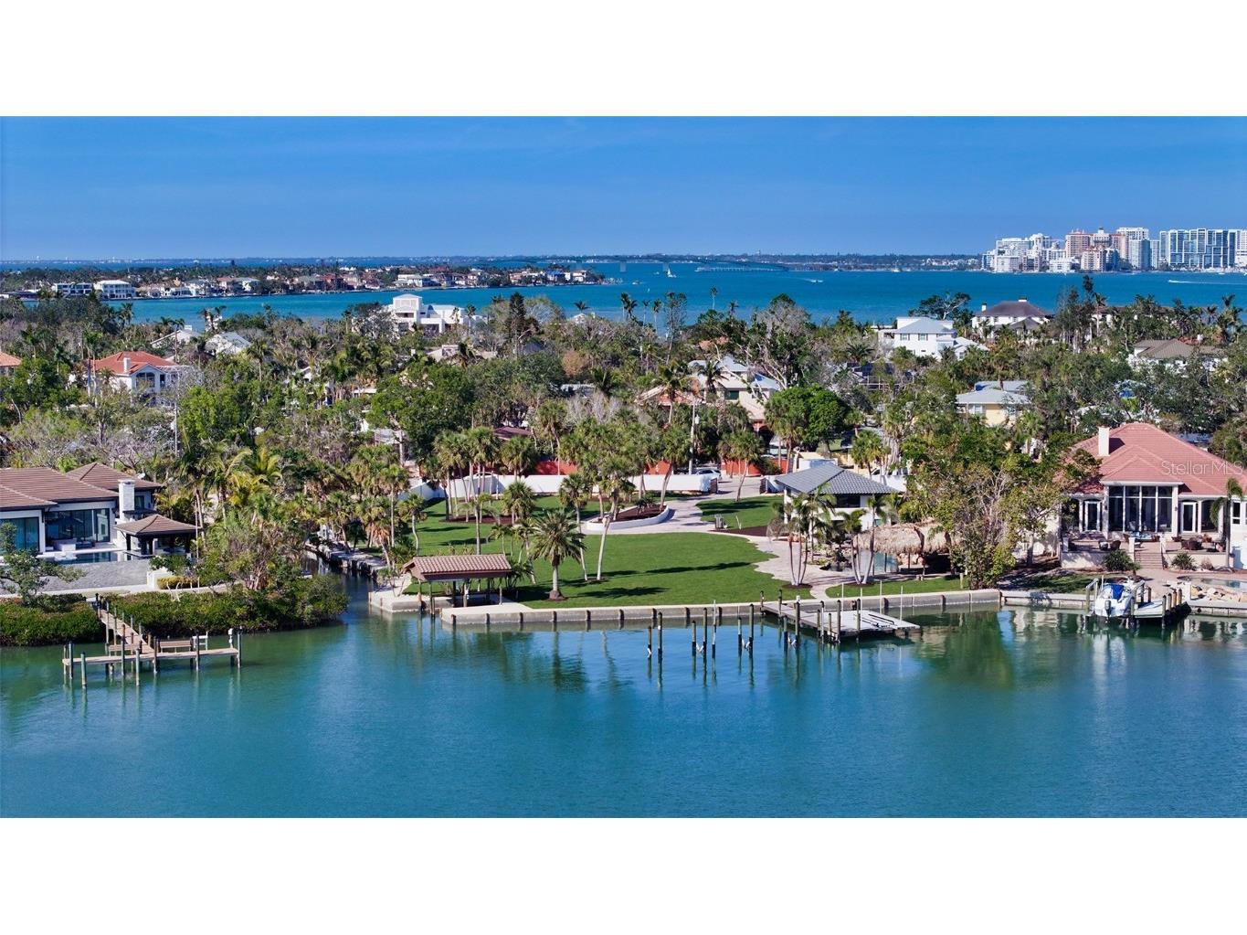 684 Freeling Drive Sarasota FL 34242 - ROBERTS BAY A4675755 image3