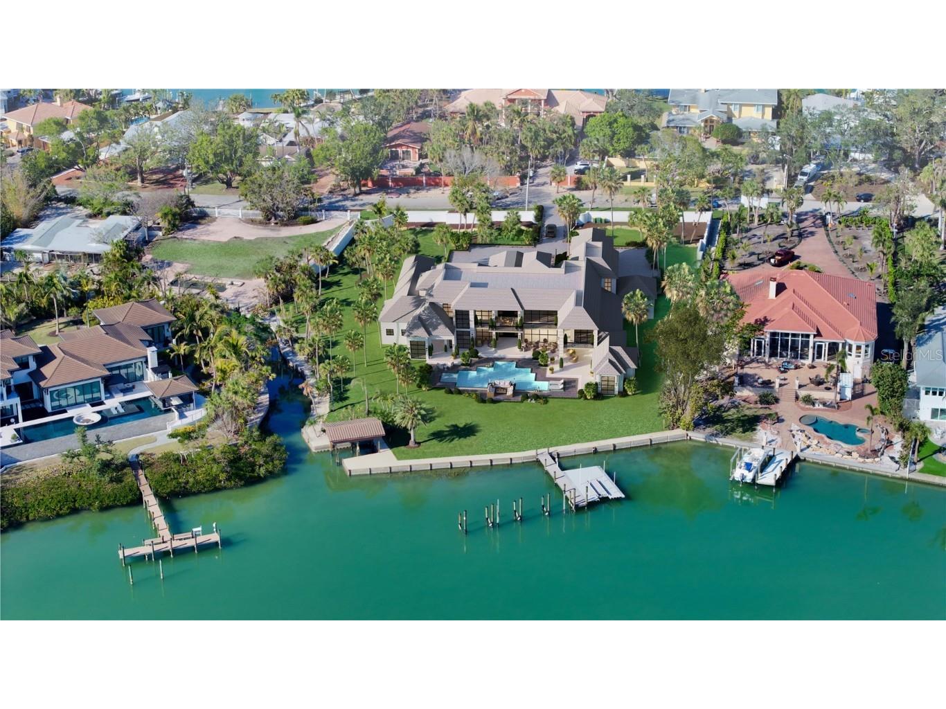 684 Freeling Drive Sarasota FL 34242 - ROBERTS BAY A4675755 image8