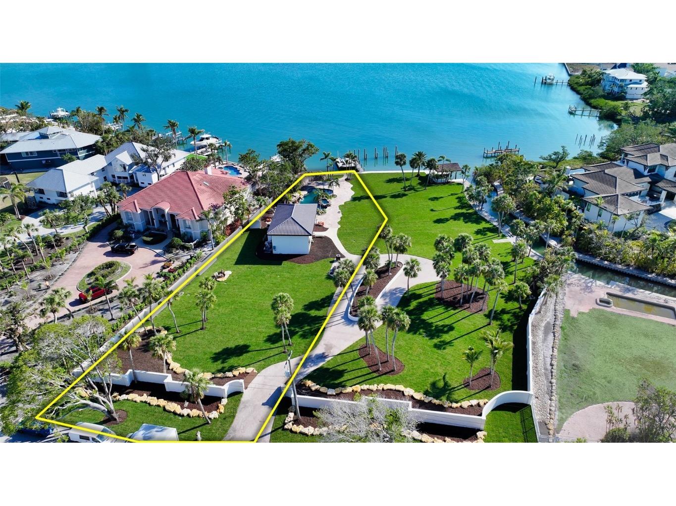 684 Freeling Drive Sarasota FL 34242 - ROBERTS BAY A4675757 image1