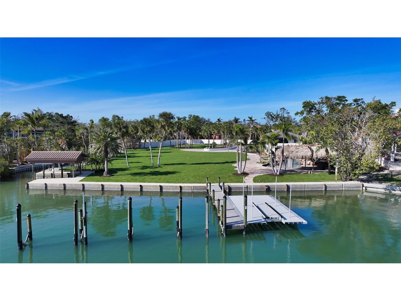 684 Freeling Drive Sarasota FL 34242 - ROBERTS BAY A4675757 image12