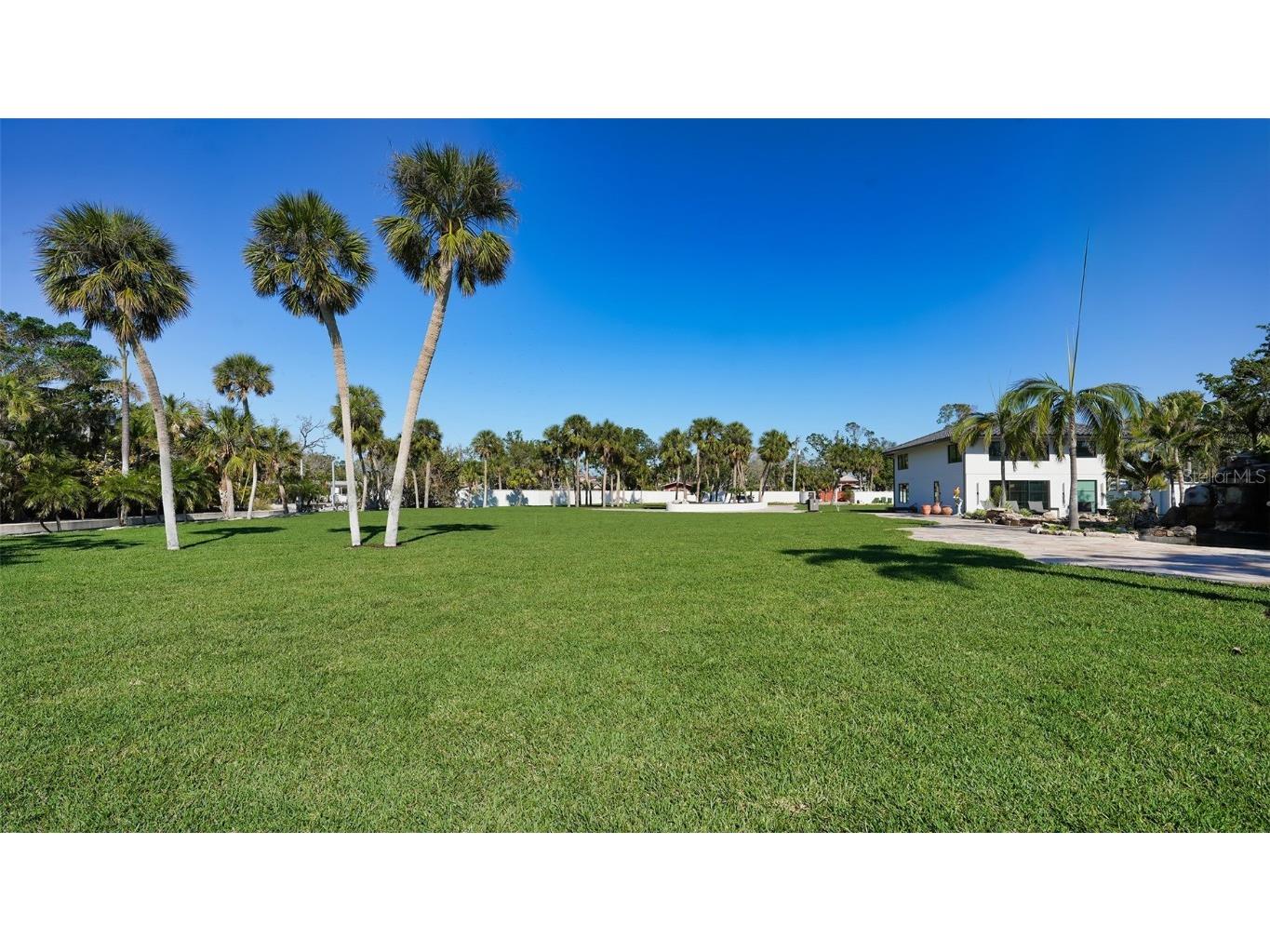 684 Freeling Drive Sarasota FL 34242 - ROBERTS BAY A4675757 image16