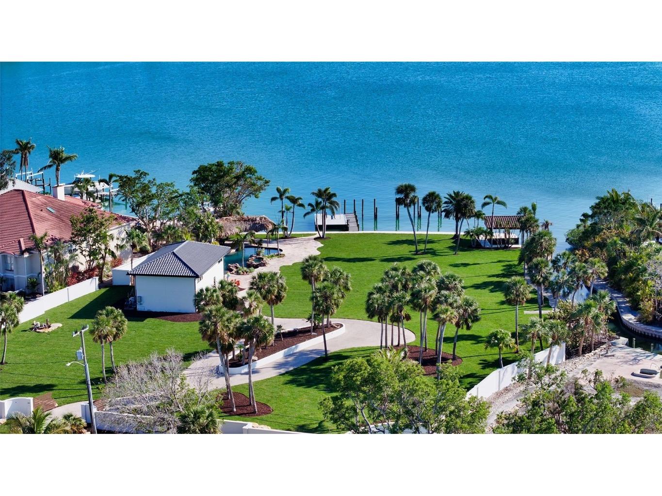 684 Freeling Drive Sarasota FL 34242 - ROBERTS BAY A4675757 image9