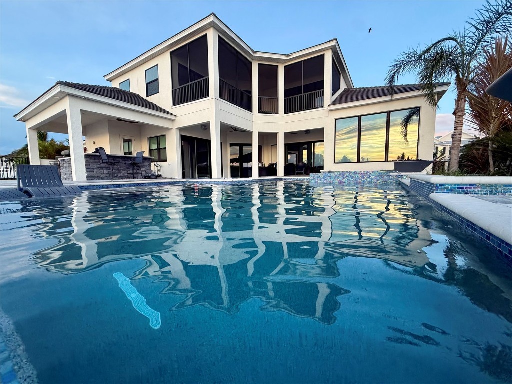 684 Regatta Way Bradenton FL 34208 - MANATEE RIVER TB8369158 image1