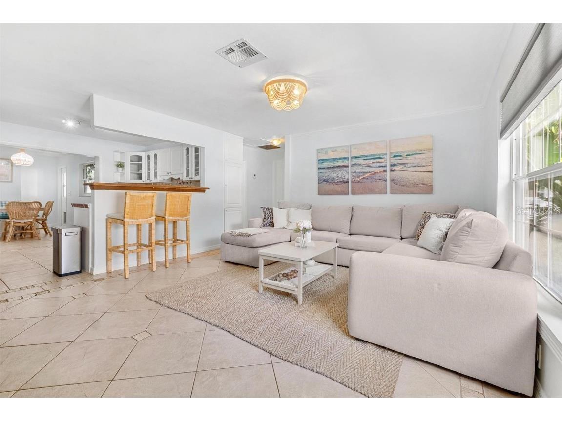 6841 13th Street N Saint Petersburg FL 33702 TB8416435 image3