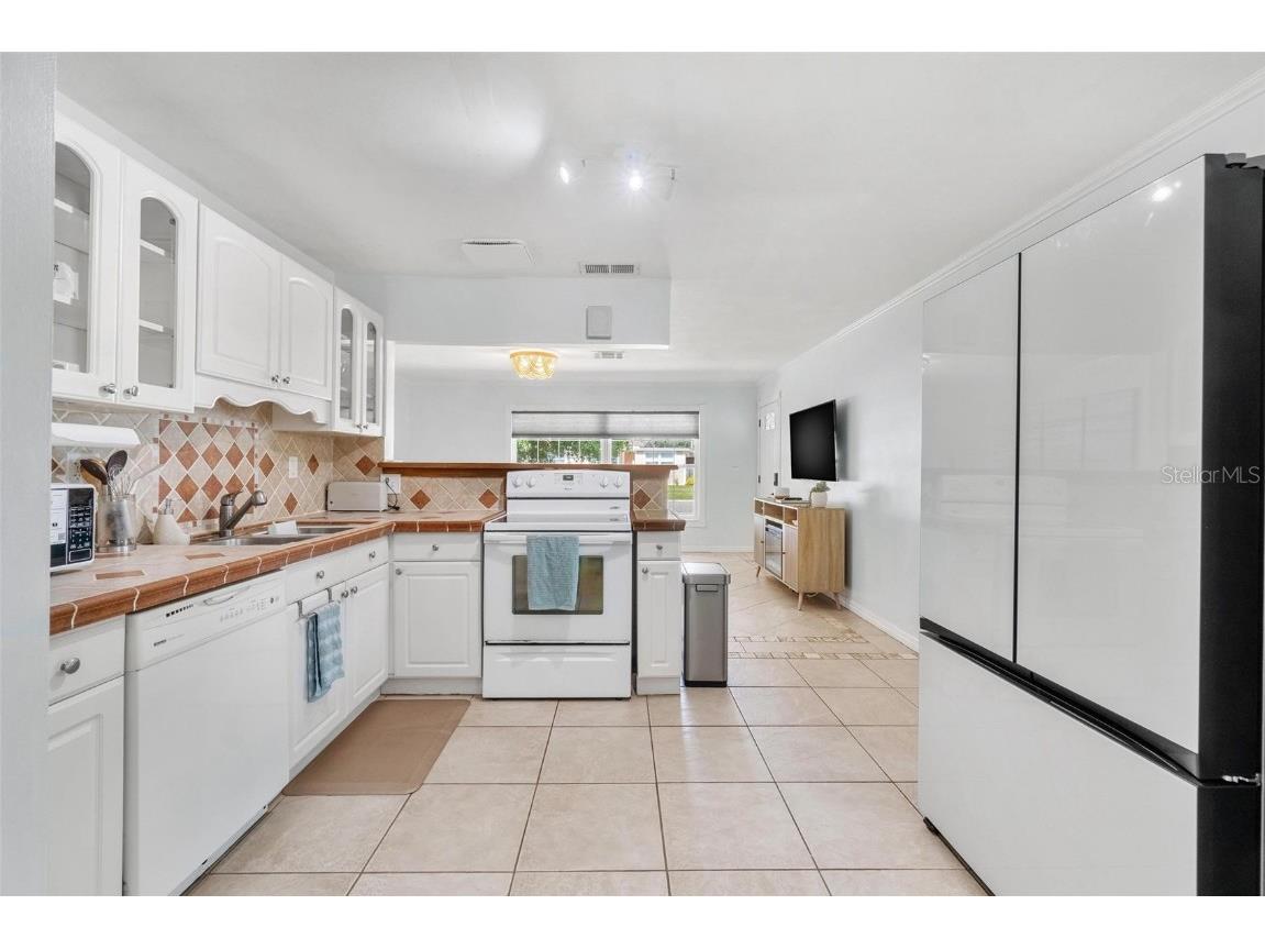 6841 13th Street N Saint Petersburg FL 33702 TB8416435 image5