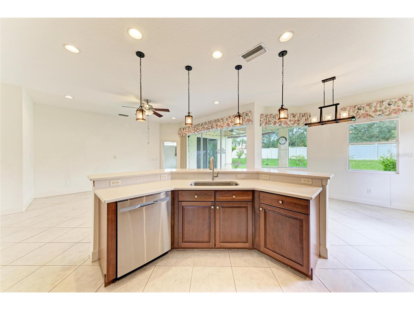 6841 74th Street Circle E Bradenton FL 34203 A4700771 image8