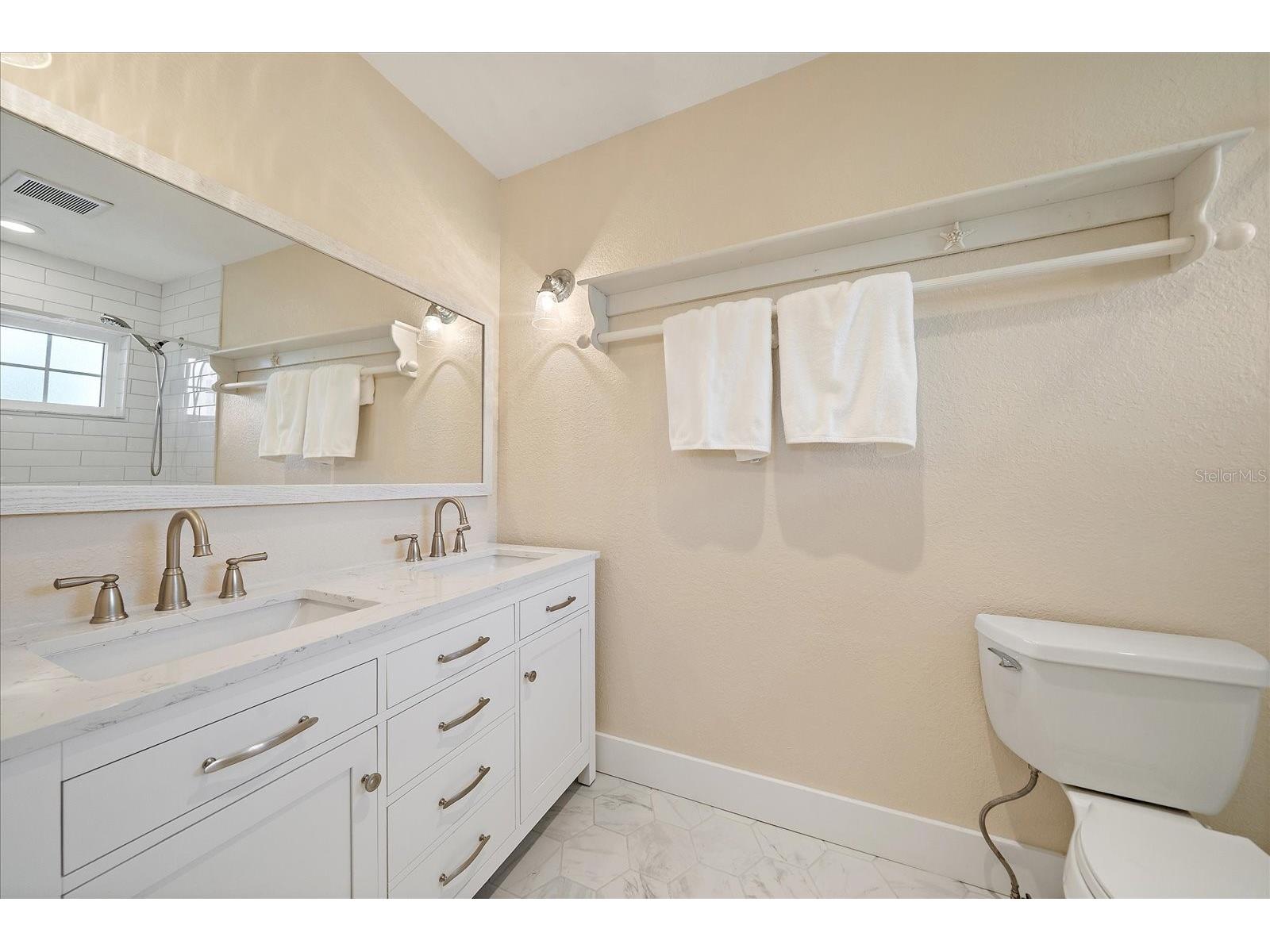 6841 Longboat Drive S Longboat Key FL 34228 - BISHOPS BAYOU A4681680 image39