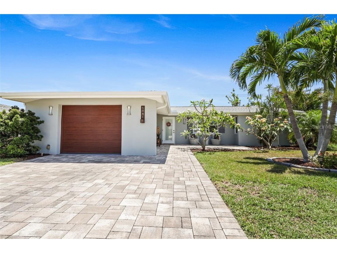6841 Roxbury Drive Sarasota FL 34231 A4652754 image1