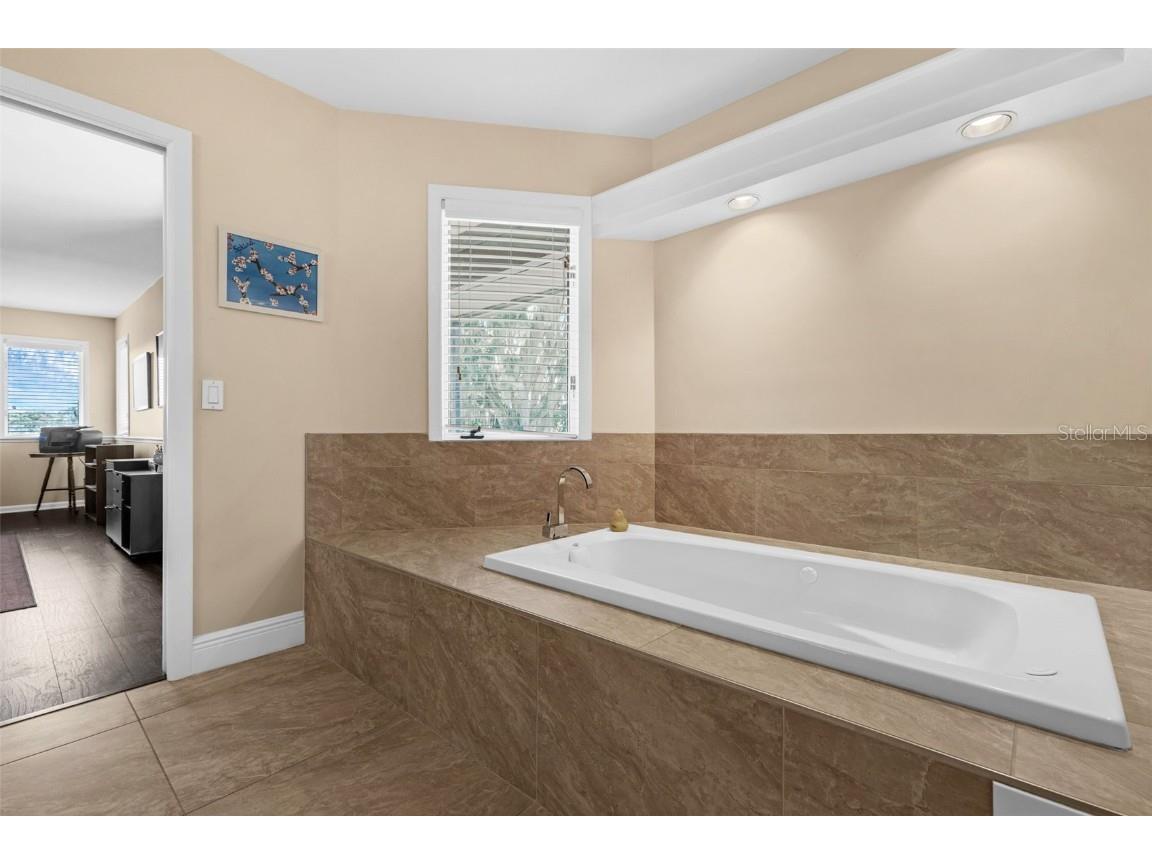 6846 Lake View Drive Yalaha FL 34797 - LAKE HARRIS G5103601 image20