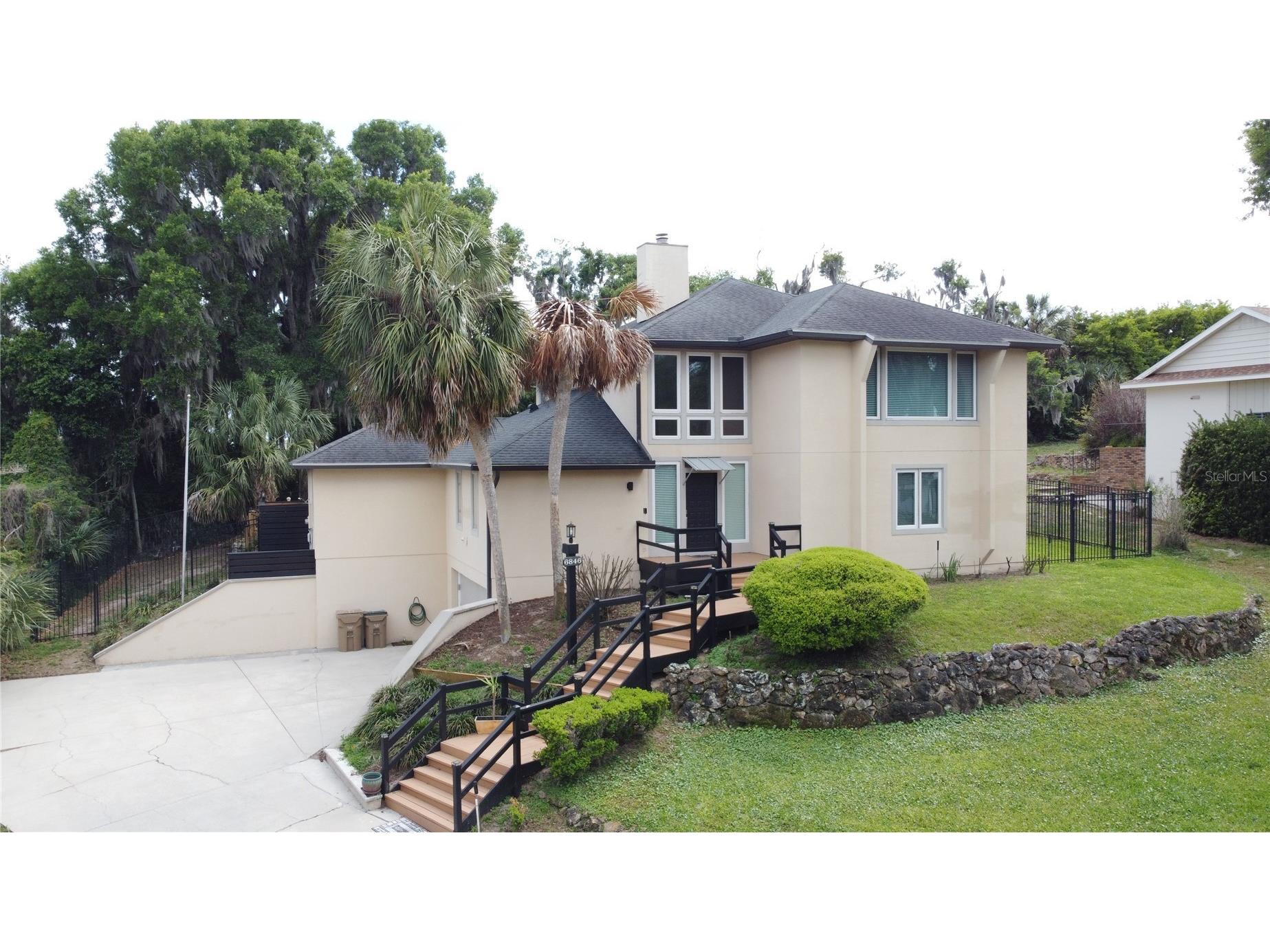 6846 Lake View Drive Yalaha FL 34797 - LAKE HARRIS S5147490 image1