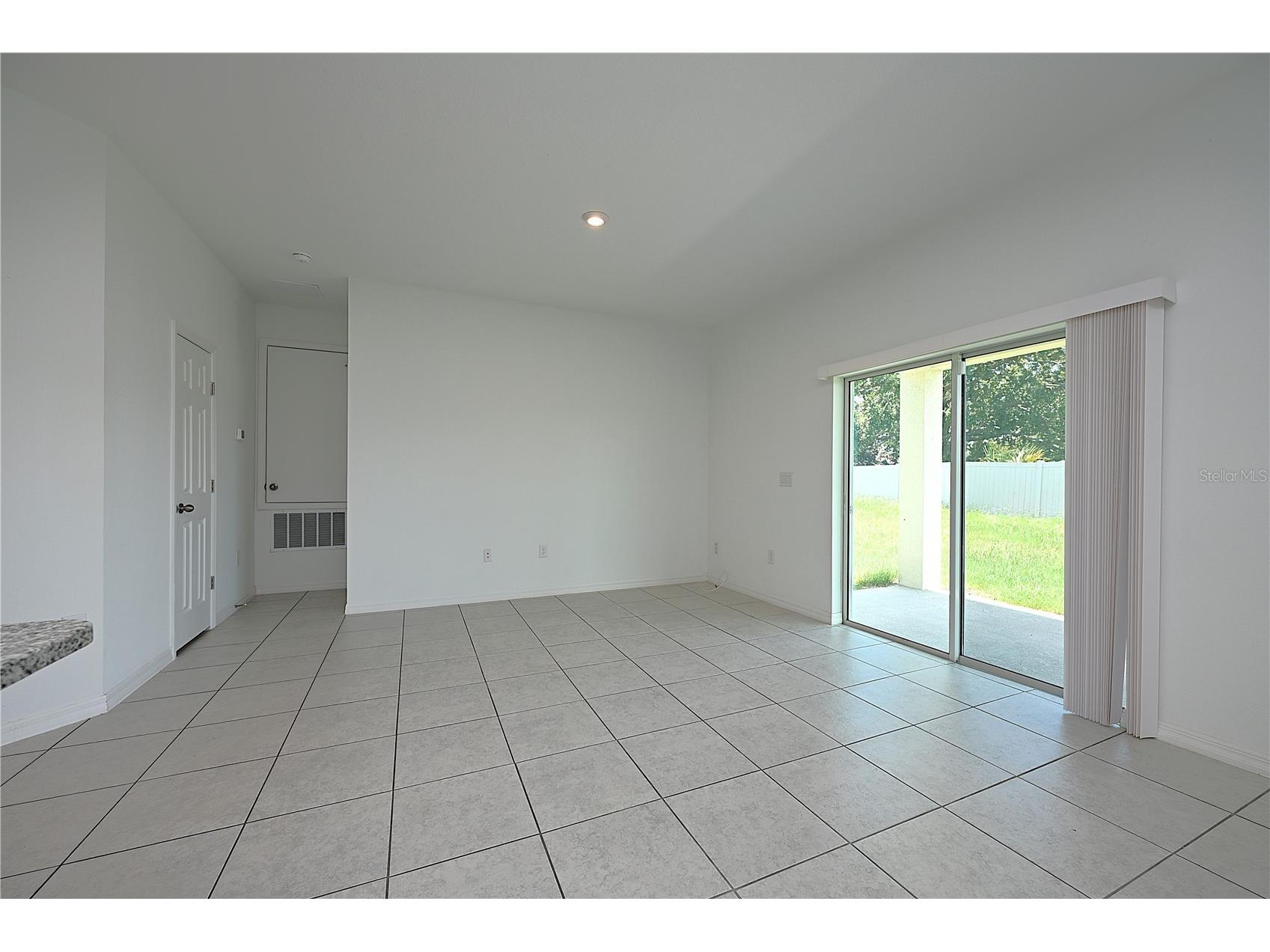 685 Crown Rose Drive Eagle Lake FL 33839 L4963798 image9