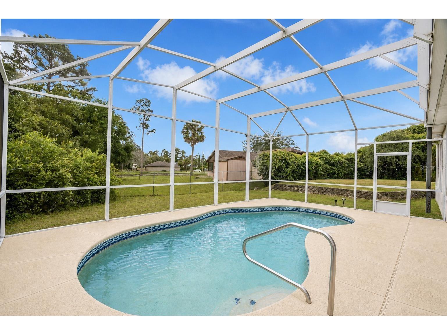 685 Malaga Deltona FL 32725 V4948978 image5