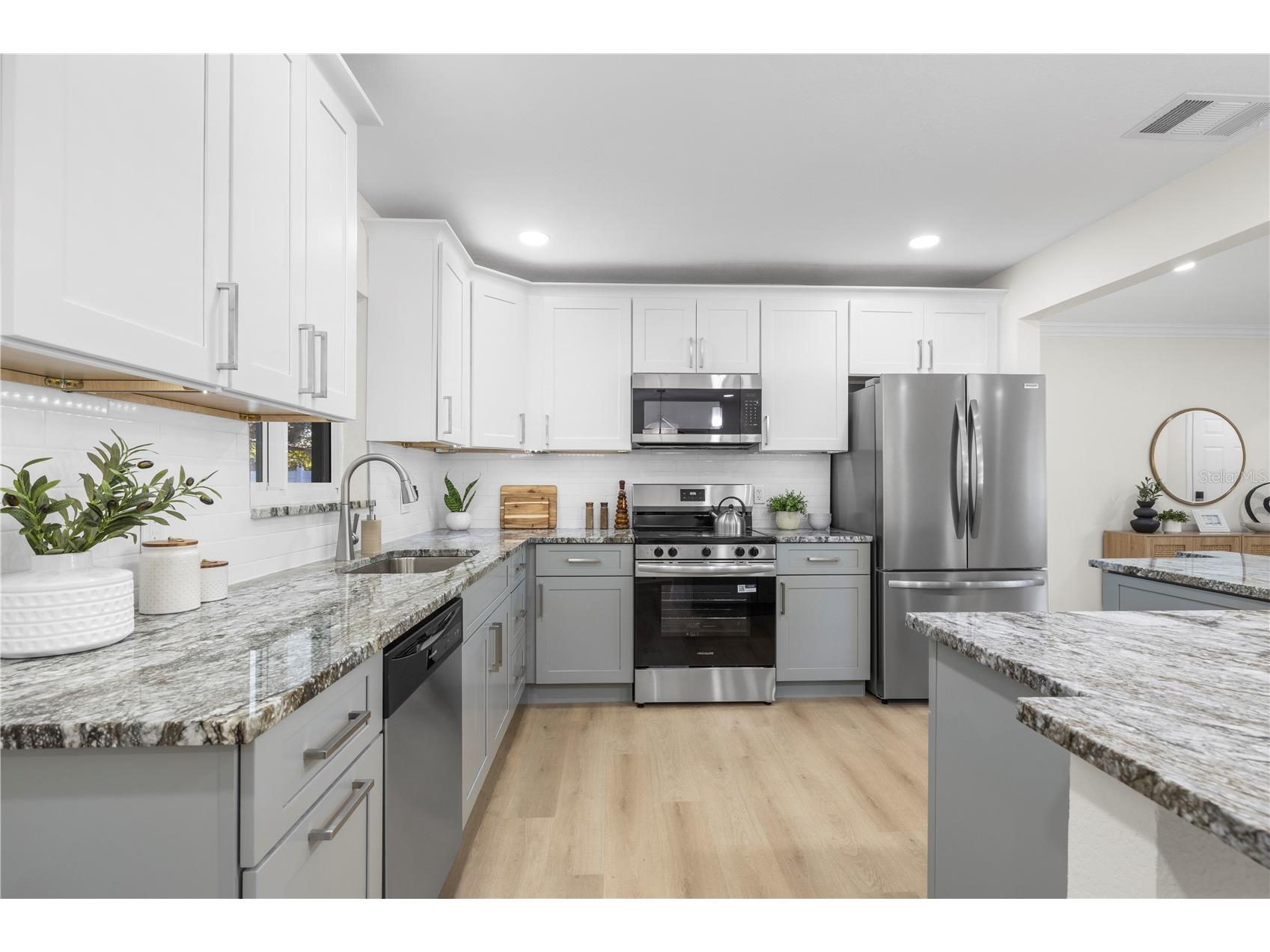 6850 7th Street S Saint Petersburg FL 33705 TB8456353 image16