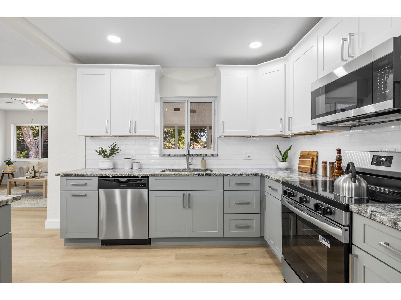6850 7th Street S Saint Petersburg FL 33705 TB8456353 image18