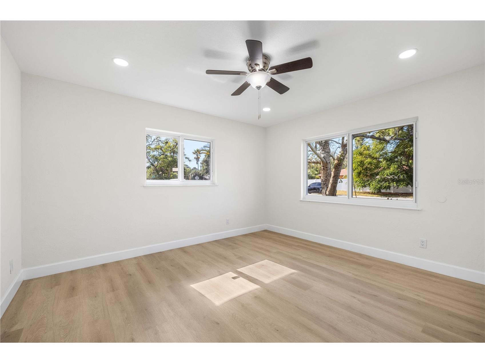 6850 7th Street S Saint Petersburg FL 33705 TB8456353 image28
