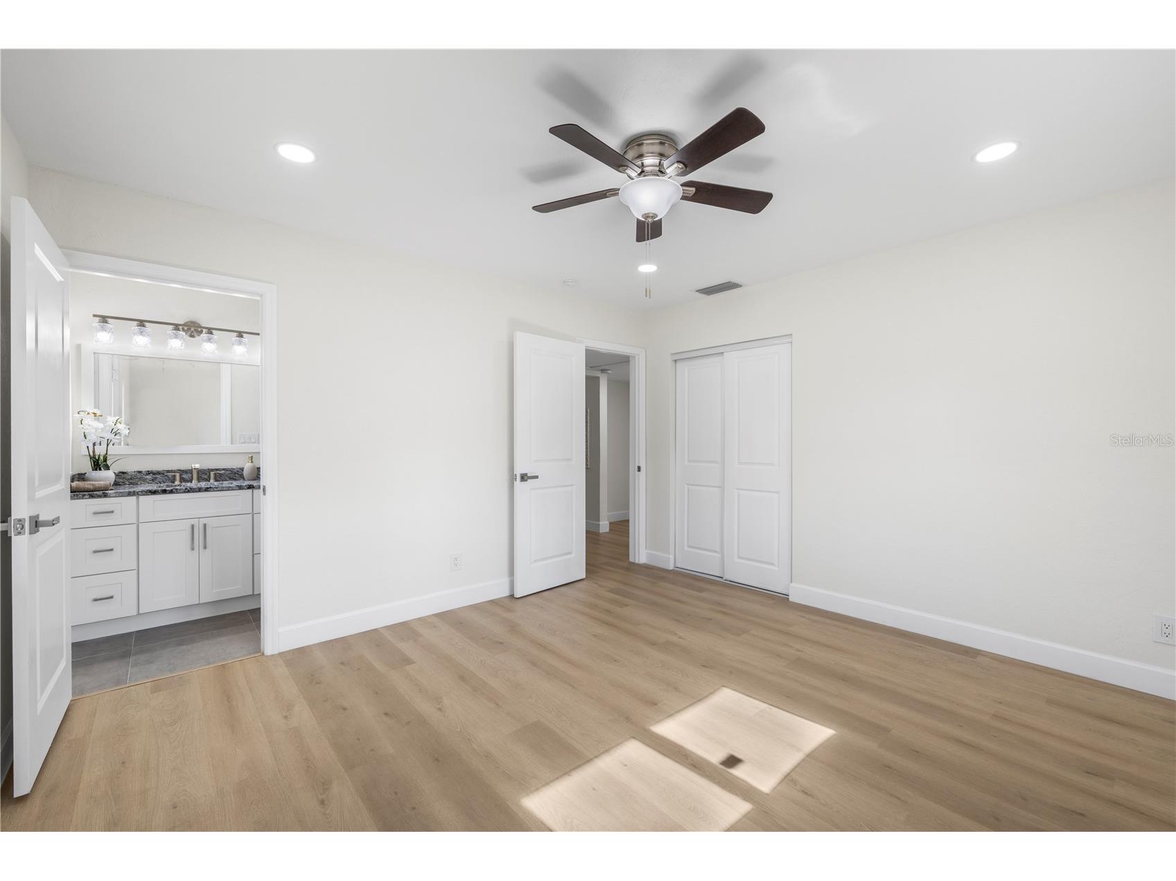 6850 7th Street S Saint Petersburg FL 33705 TB8456353 image30