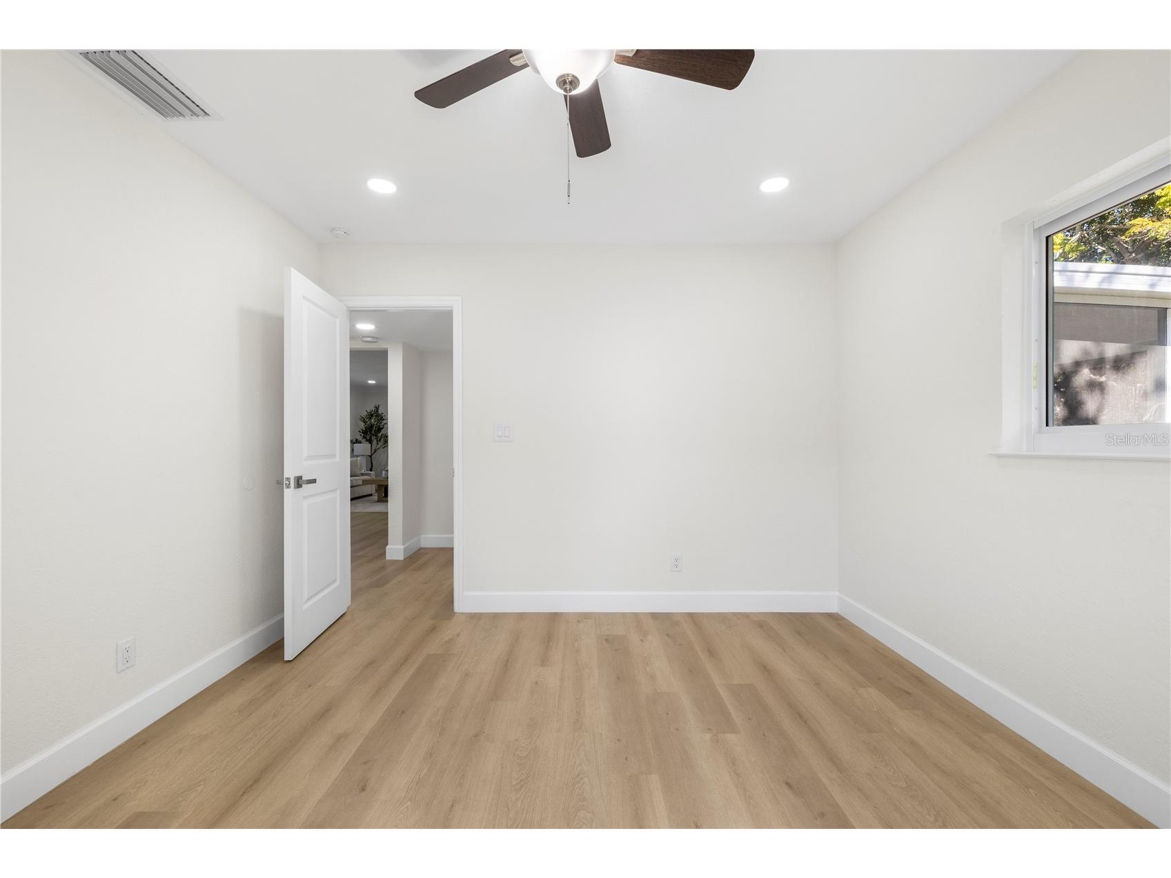 6850 7th Street S Saint Petersburg FL 33705 TB8456353 image34