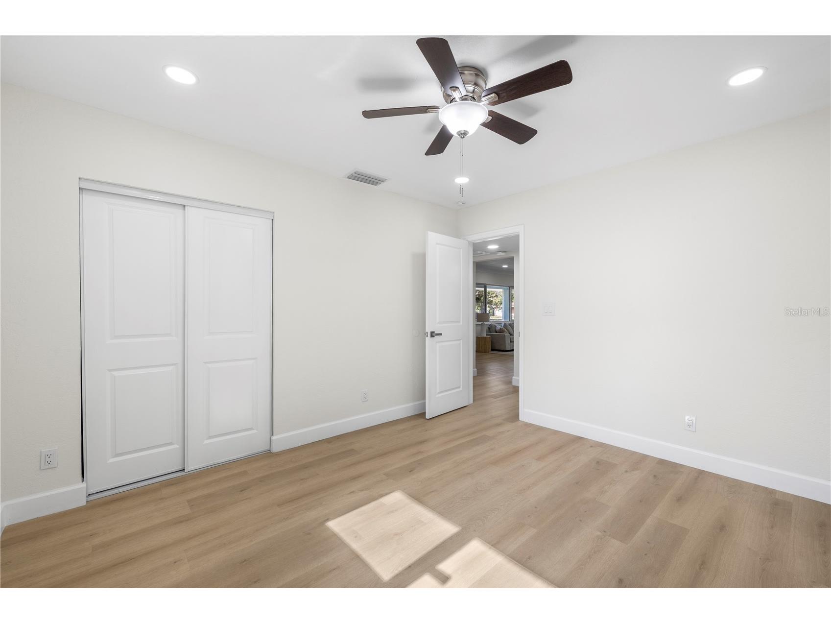 6850 7th Street S Saint Petersburg FL 33705 TB8456353 image35