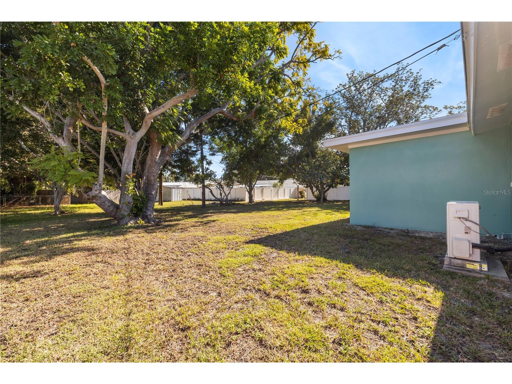 6850 7th Street S Saint Petersburg FL 33705 TB8456353 image40