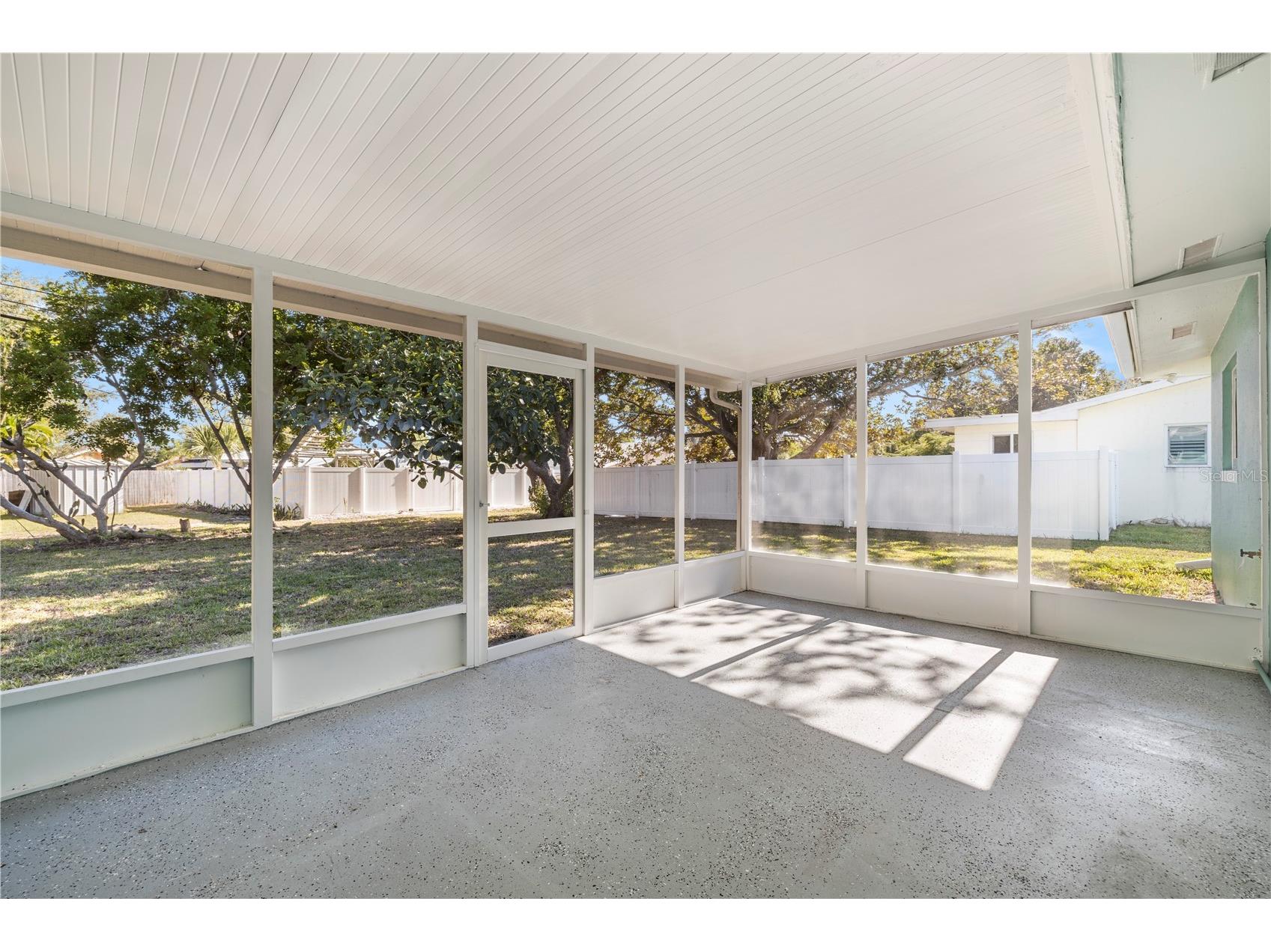 6850 7th Street S Saint Petersburg FL 33705 TB8456353 image7