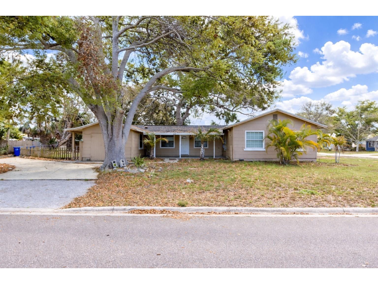 6855 Dartmouth Avenue N Saint Petersburg FL 33710 TB8487451 image1