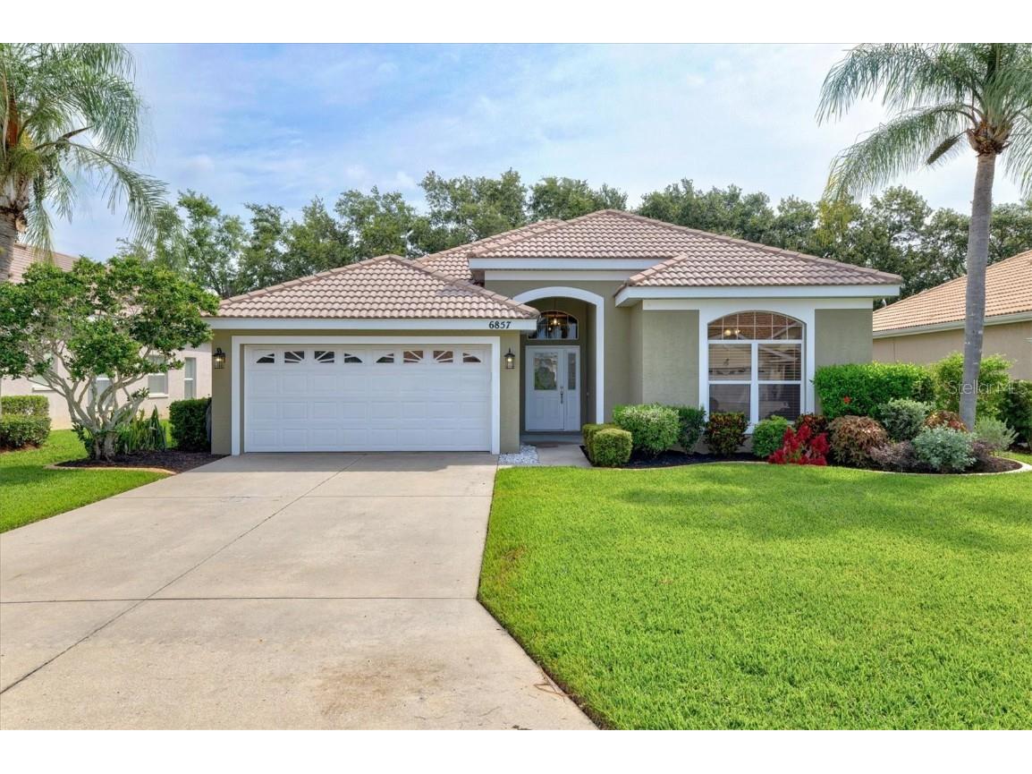 6857 Superior Street Circle Sarasota FL 34243 A4574179 image1