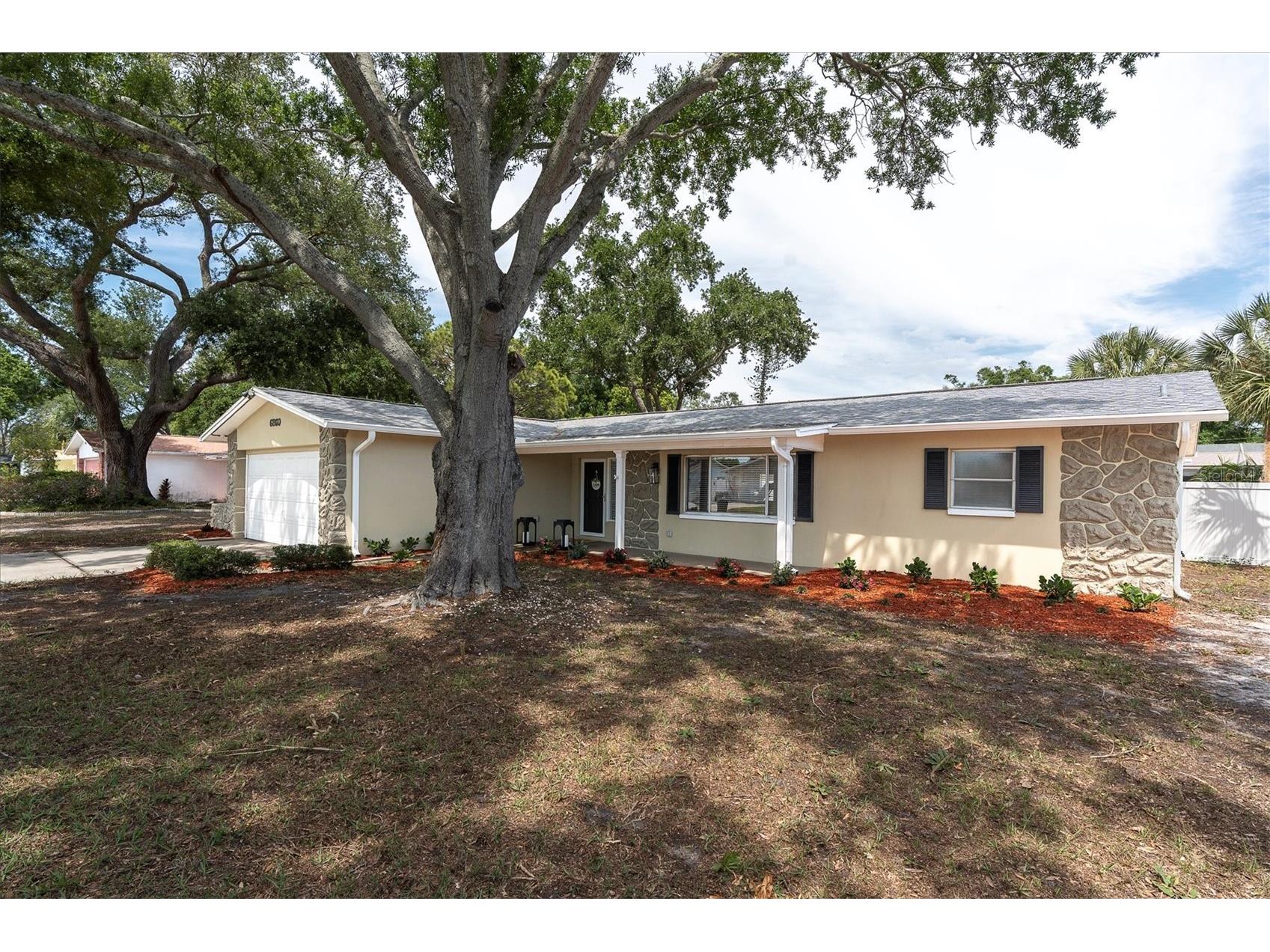 6860 14th Way S Saint Petersburg FL 33705 W7885393 image2