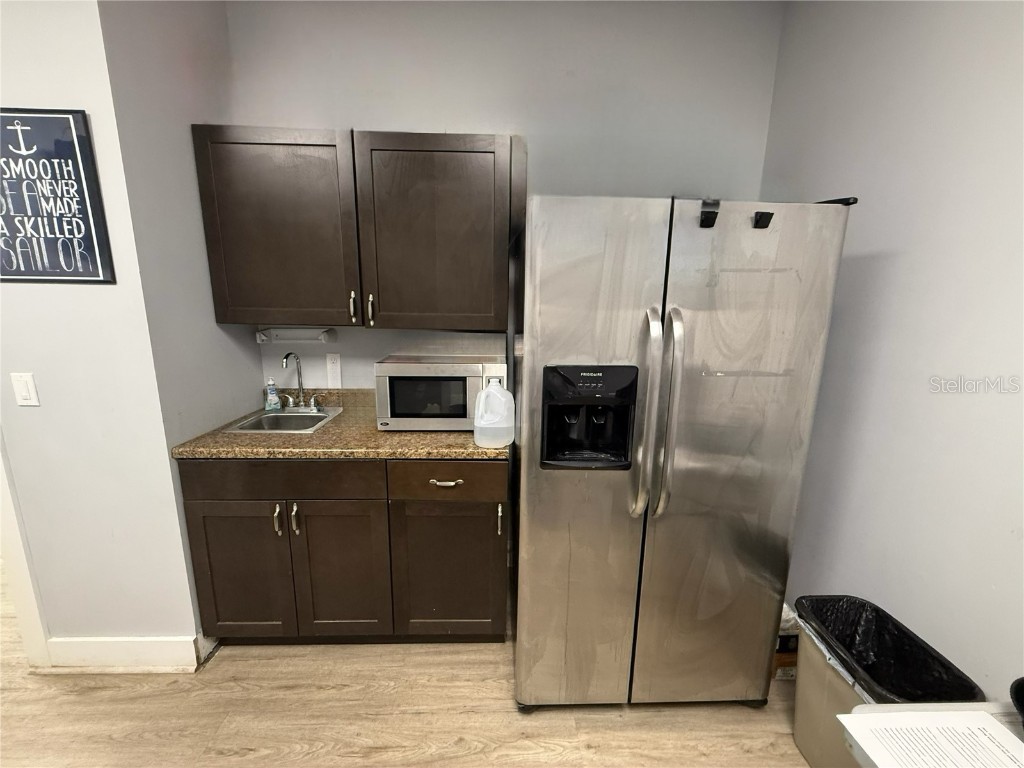 6860 28th Street Circle E Sarasota FL 34243 A4670166 image56