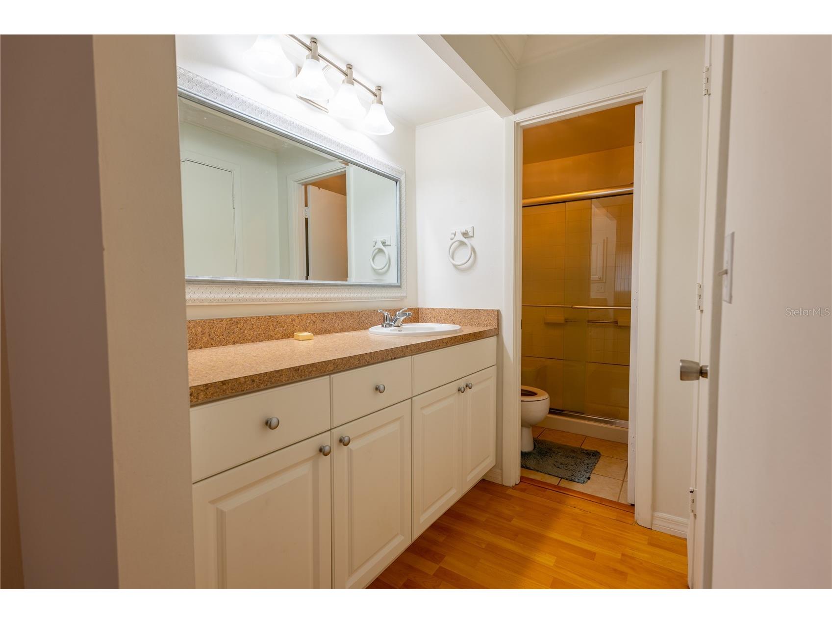 6860 Whitman Court #32B Sarasota FL 34243 TB8493215 image18