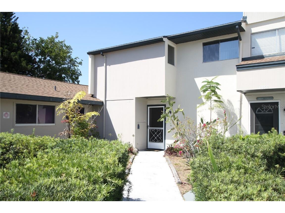 6860 Whitman Ct #32B Sarasota FL 34243 O6160975 image1