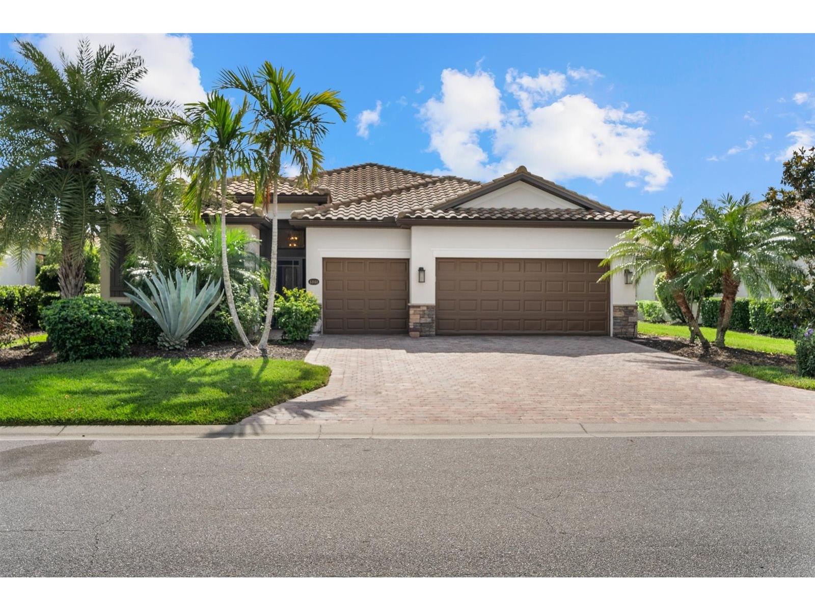 6860 Wild Lake Terrace Bradenton FL 34212 A4691823 image1