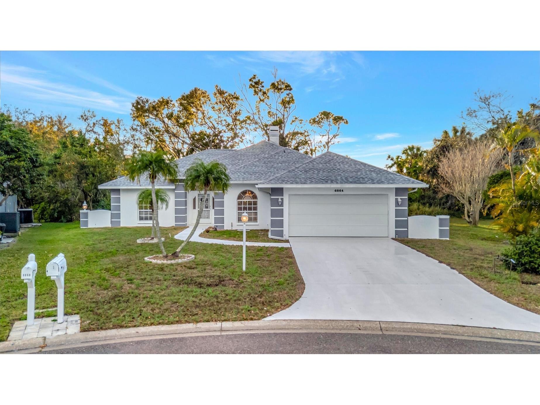 6864 Corral Court Sarasota FL 34243 A4685464 image1