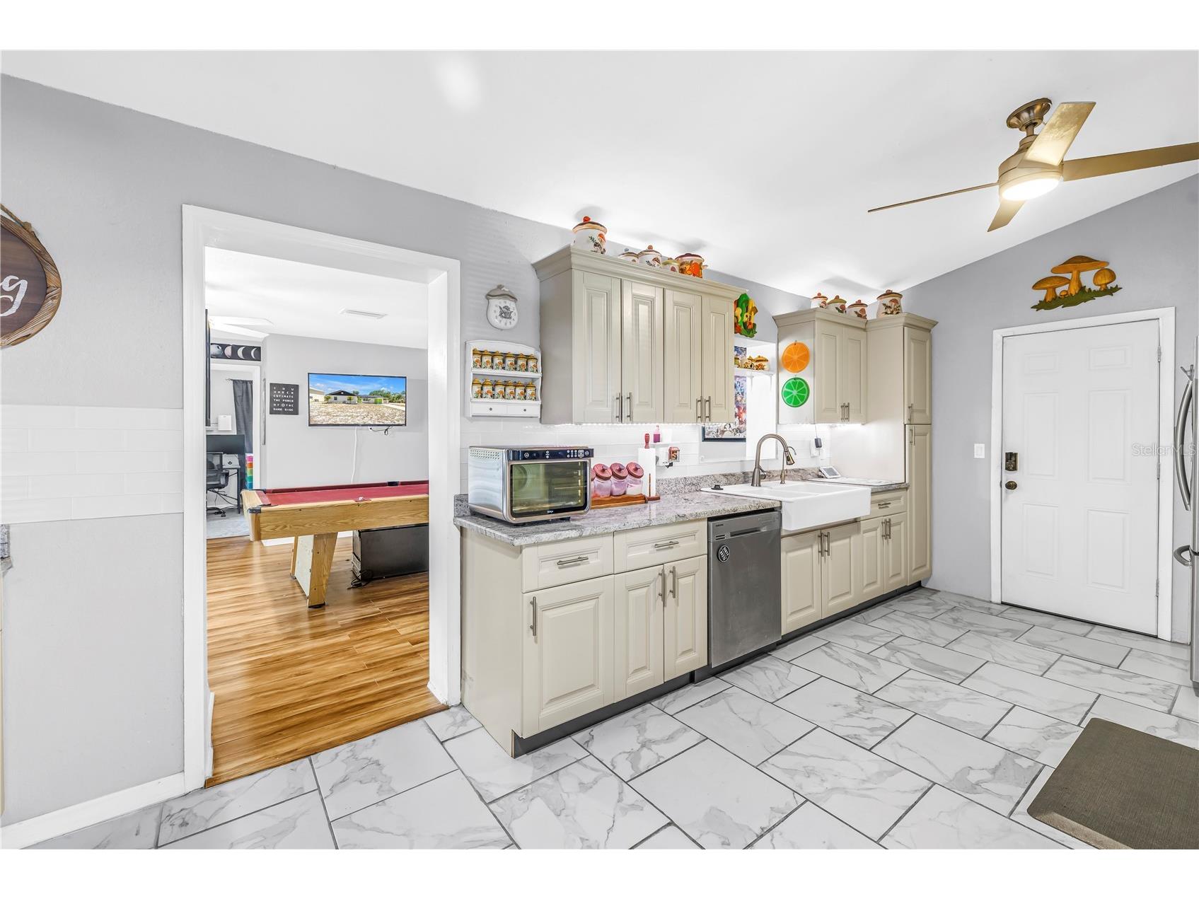 687 Jasmine Way S Saint Petersburg FL 33705 TB8510584 image12