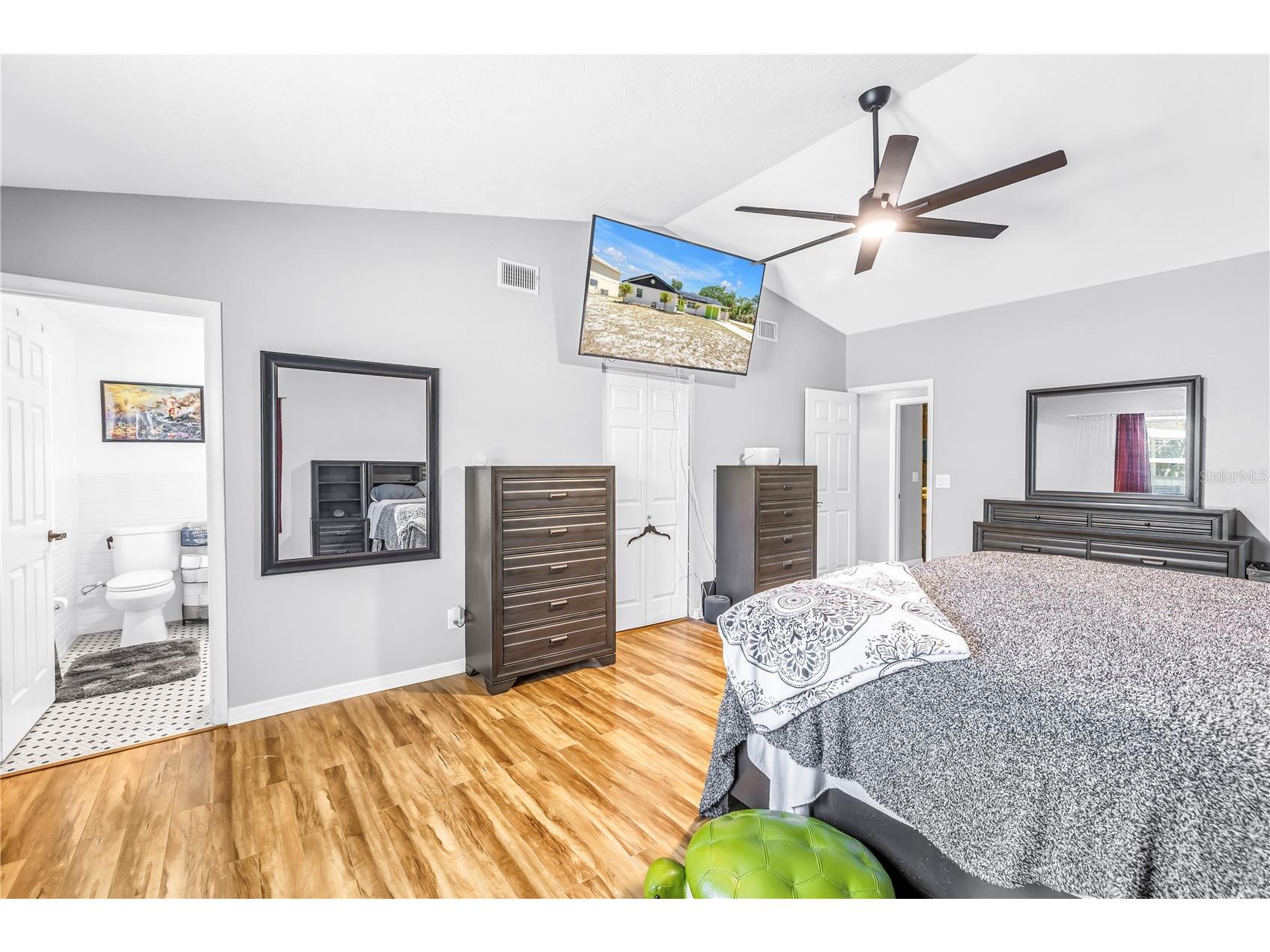 687 Jasmine Way S Saint Petersburg FL 33705 TB8510584 image20