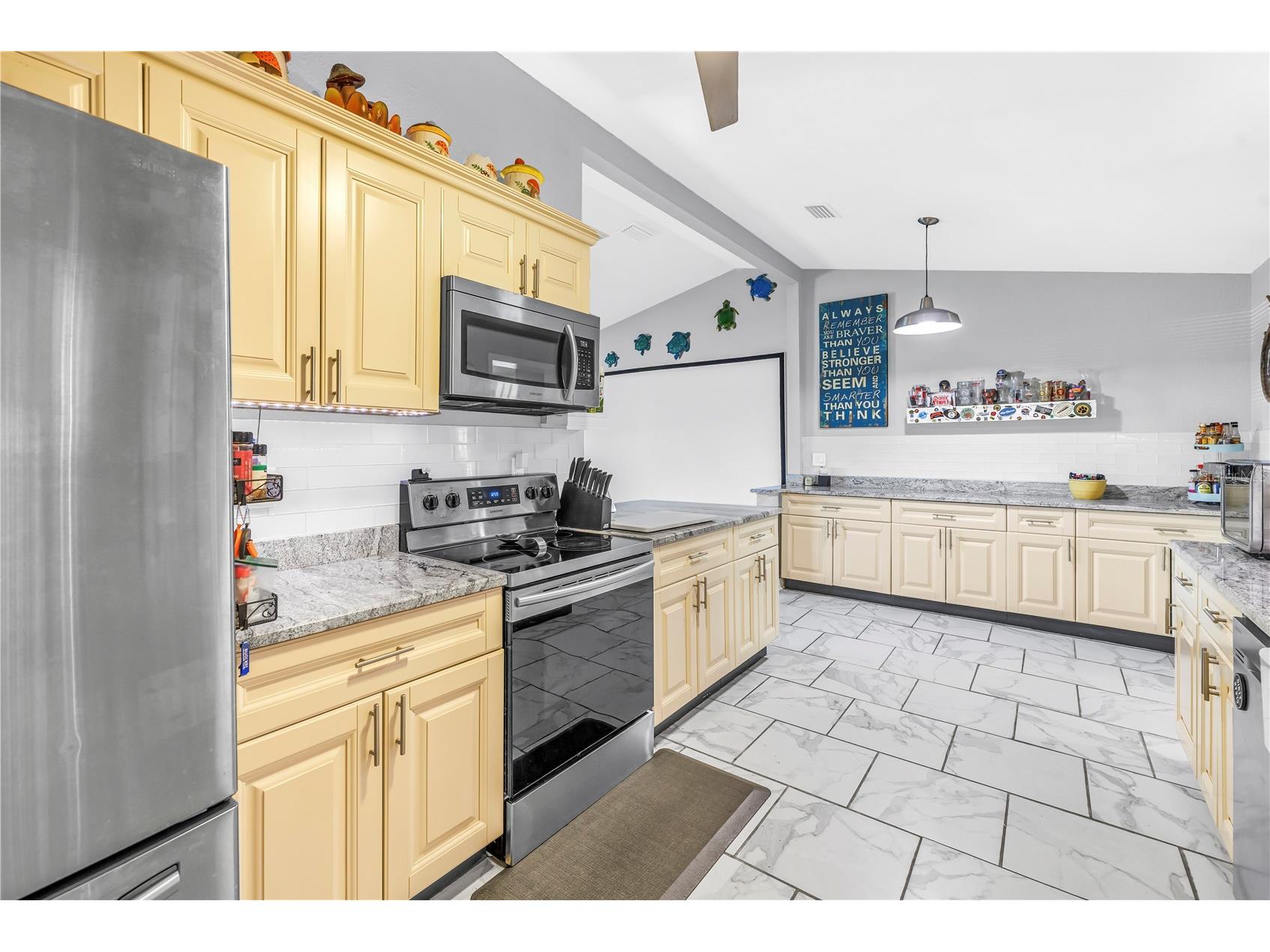 687 Jasmine Way S Saint Petersburg FL 33705 TB8510584 image8