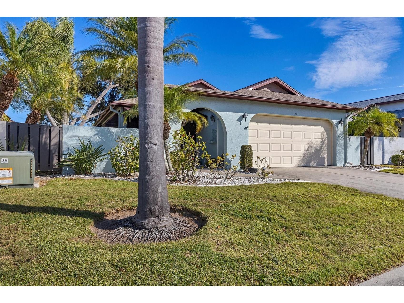 687 Linden Drive Englewood FL 34223 D6145787 image1