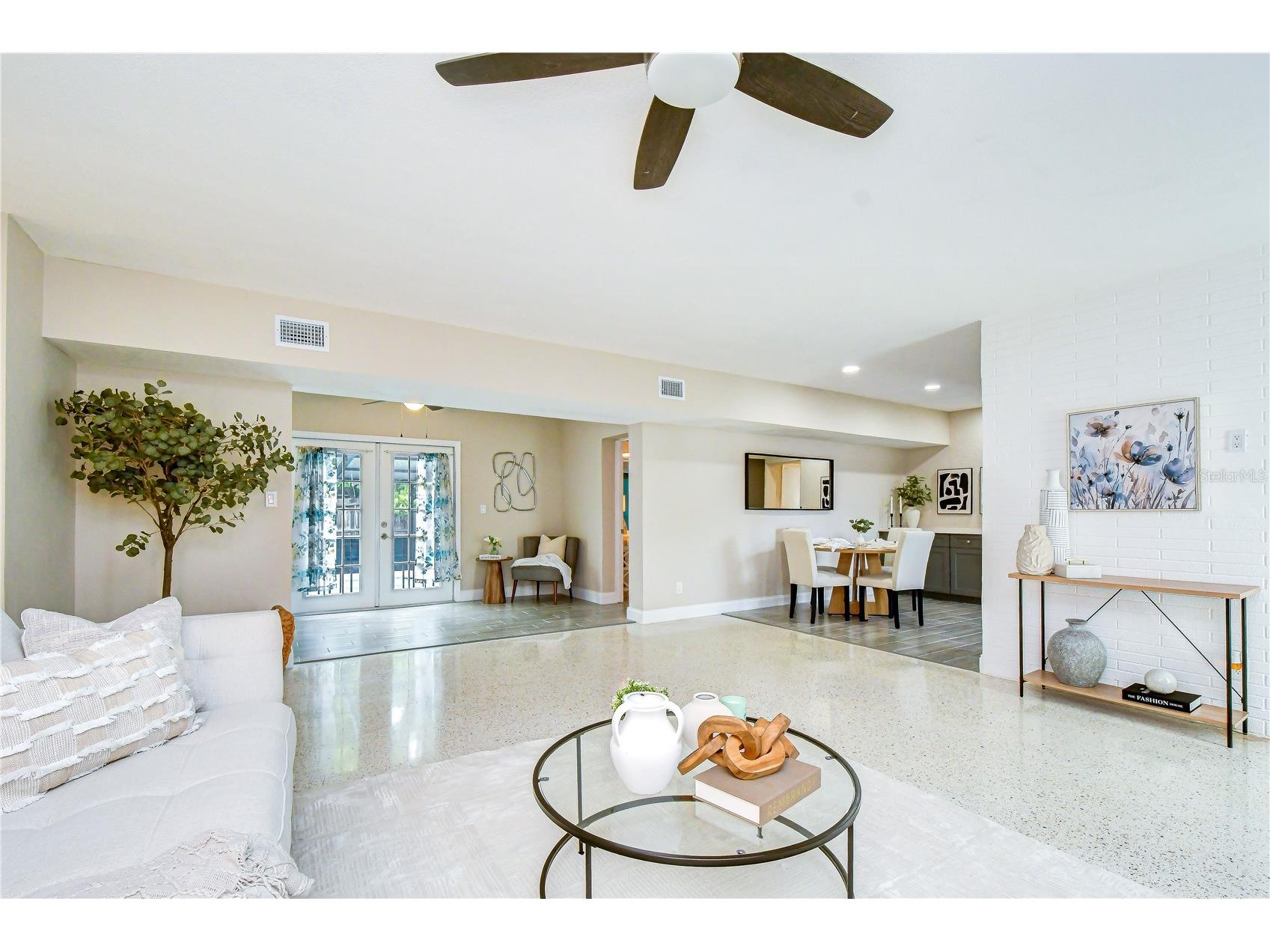 6871 4th Street S Saint Petersburg FL 33705 TB8530740 image19