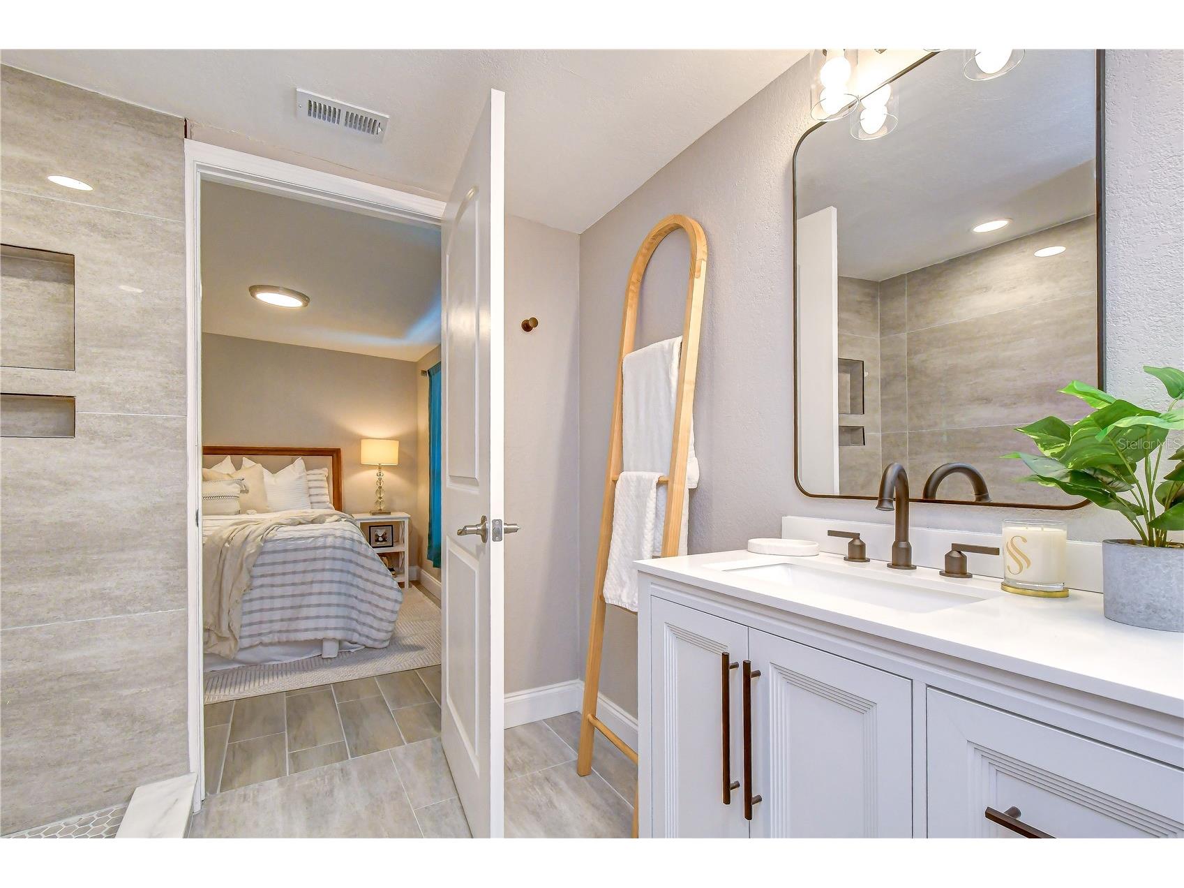 6871 4th Street S Saint Petersburg FL 33705 TB8530740 image27